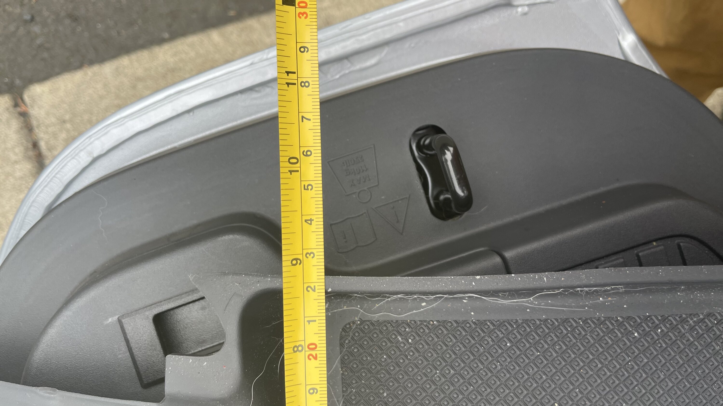 Rivian R1T R1S Dimensions of the floor tray for a cooler? 0906079E-0BE2-4B96-812A-F0D4AEF8BDF7