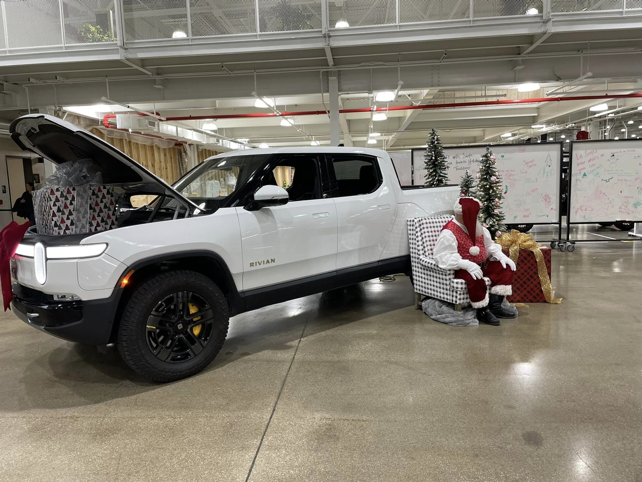 Rivian R1T R1S Rivian Holiday Family Day - Our self guided tour of the factory floor (Photos) 1-