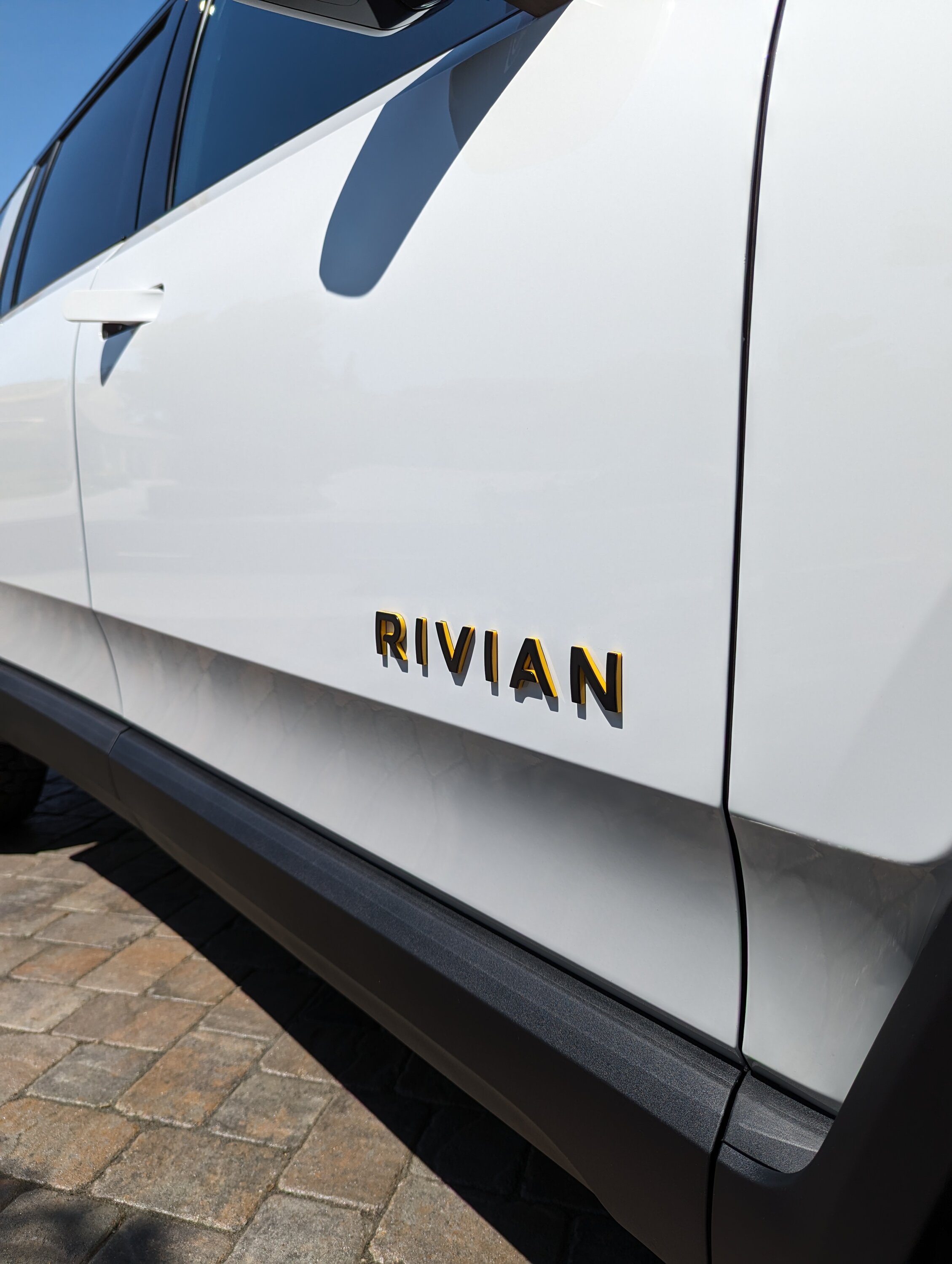Rivian R1T R1S 🙋🏻‍♂️ What did you do TO your Rivian today?  🧰🔧📐🚿 1000011558