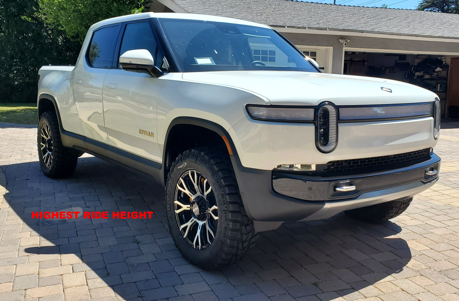 Rivian R1T R1S EDIT: NEW TIRES INSTALLED  / Got the new wheels / tires installed...photos to show fitment, not wheel choice 1656187340464