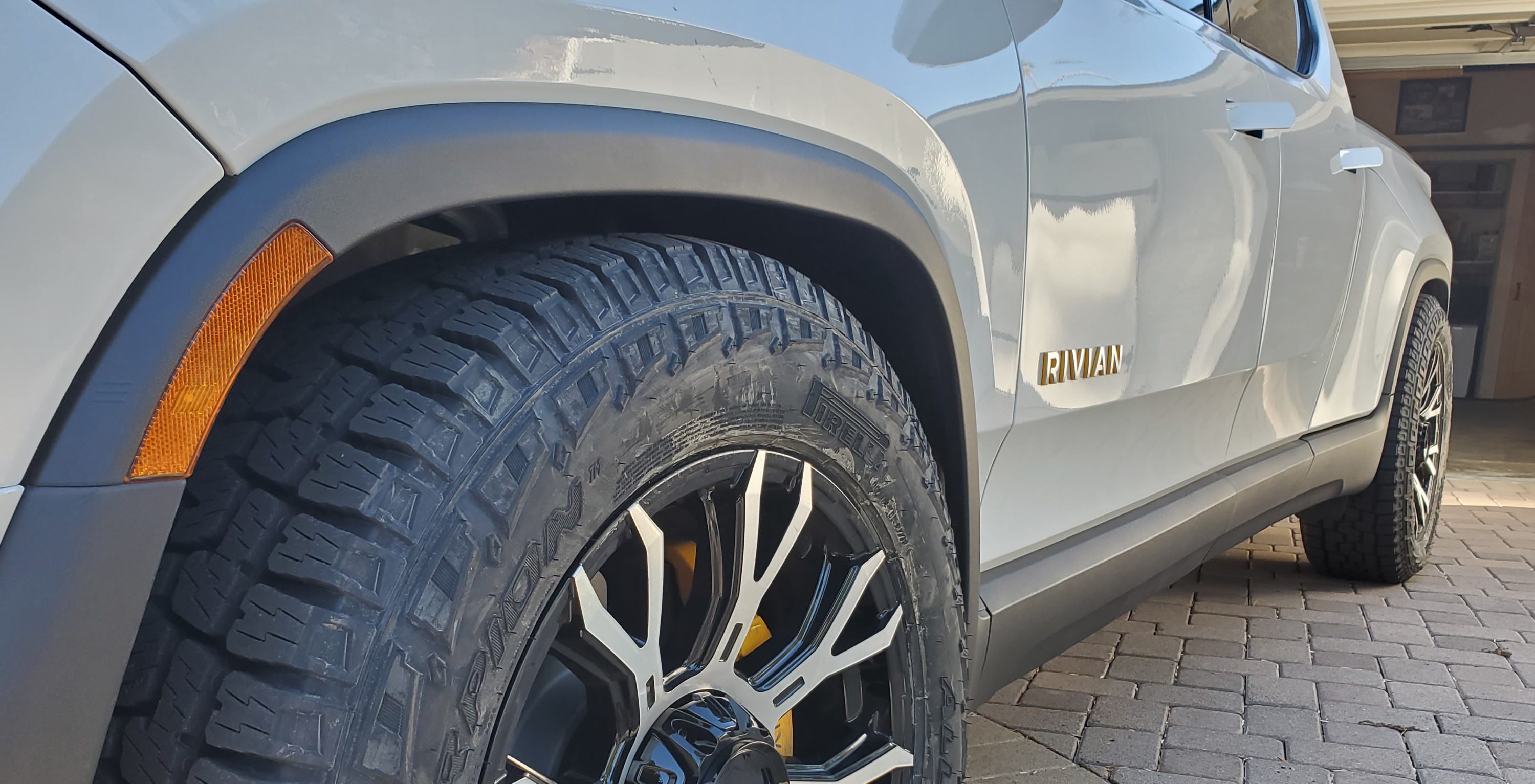 Rivian R1T R1S EDIT: NEW TIRES INSTALLED  / Got the new wheels / tires installed...photos to show fitment, not wheel choice 1656727727294