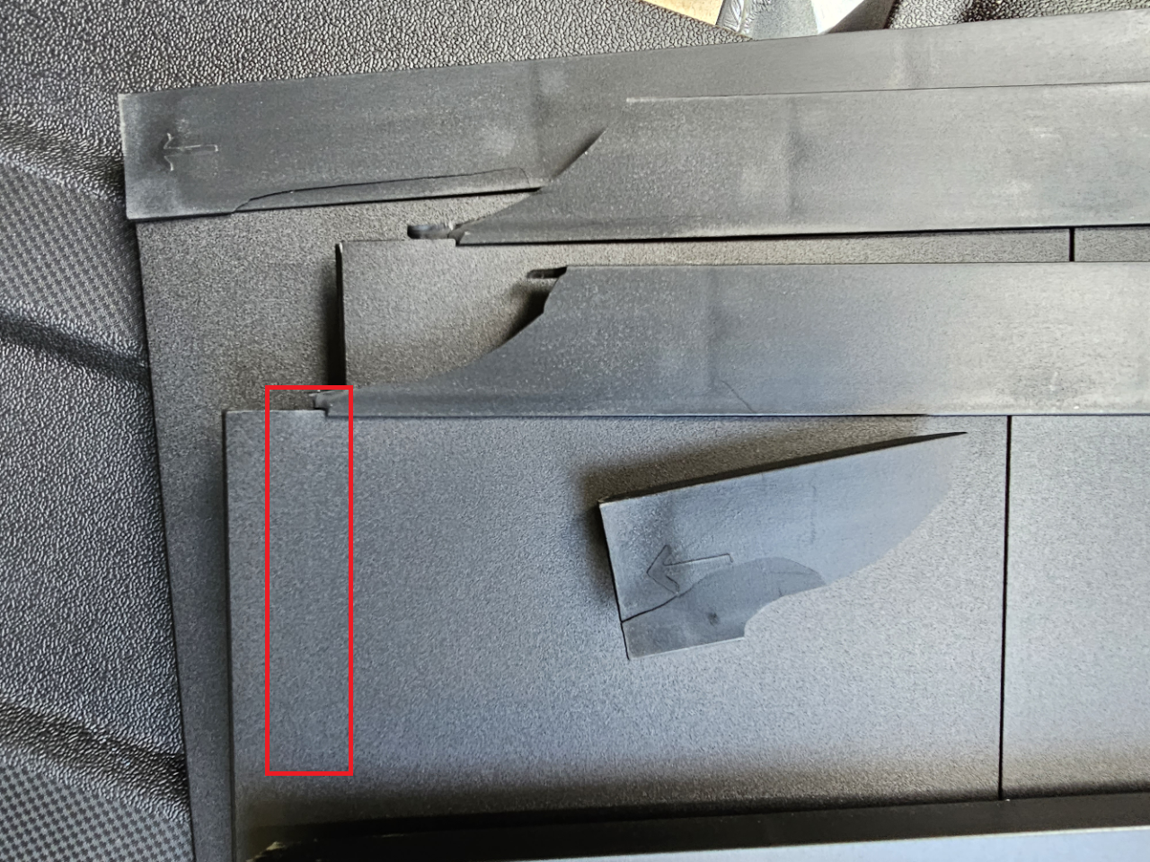 Rivian R1T R1S Received my manual tonneau cover and the slats already broke 1691527851949