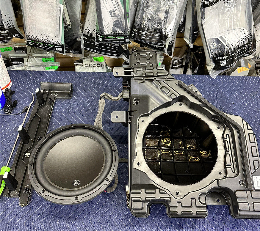 Rivian R1T R1S Upgraded the sub in R1S with aftermarket Alpine SWR-T10 Subwoofer 1699039781490