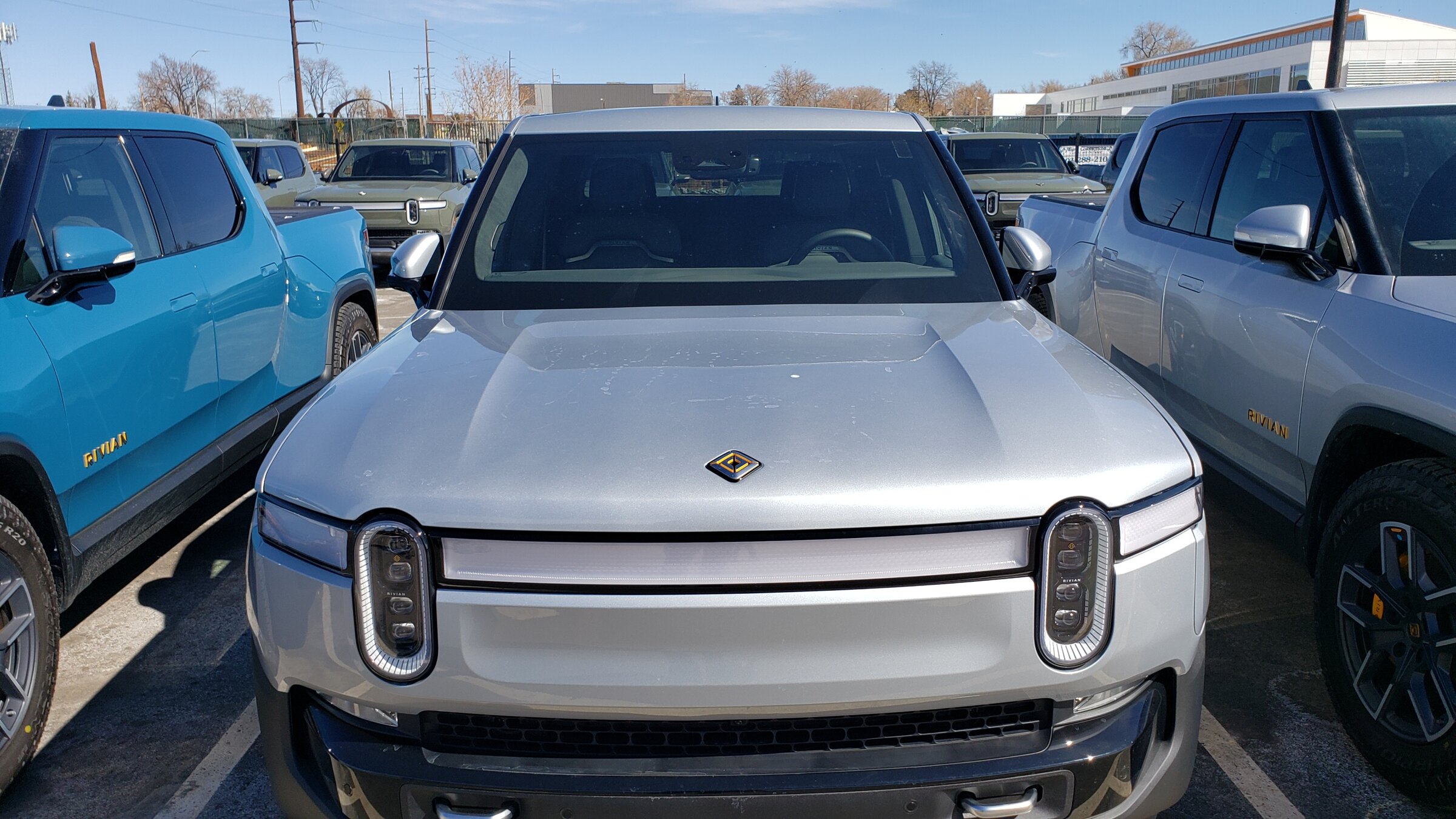 Rivian R1T R1S Denver service center received 21 R1T Today 20220312_132323