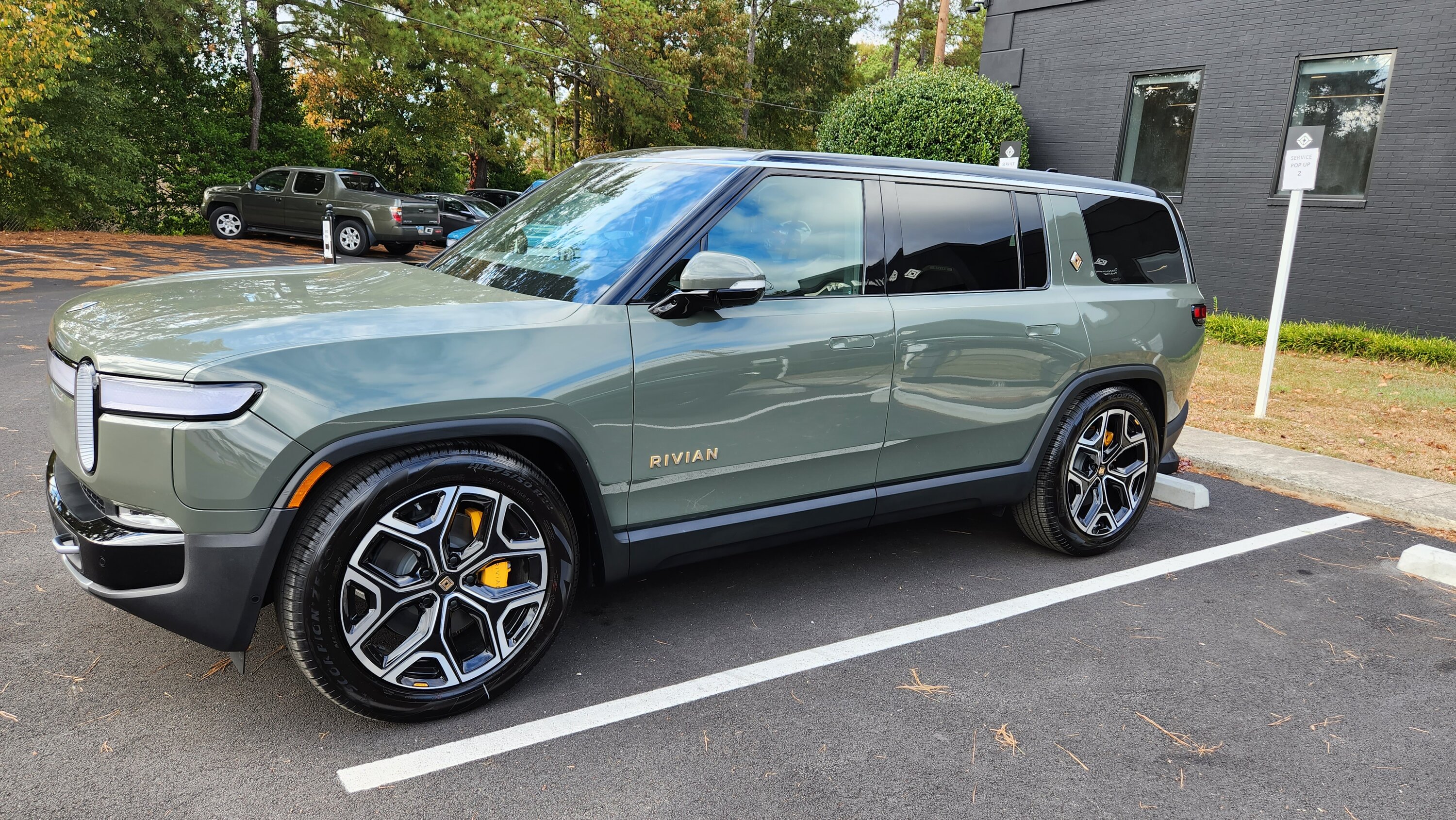Rivian R1T R1S My R1S Delivery & Initial Thoughts! 20221029_160030