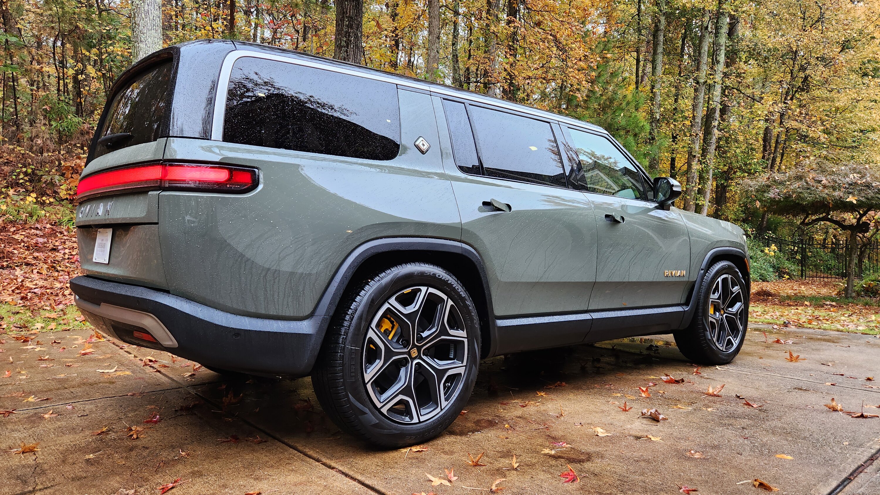 Rivian R1T R1S My R1S Delivery & Initial Thoughts! 20221031_092545