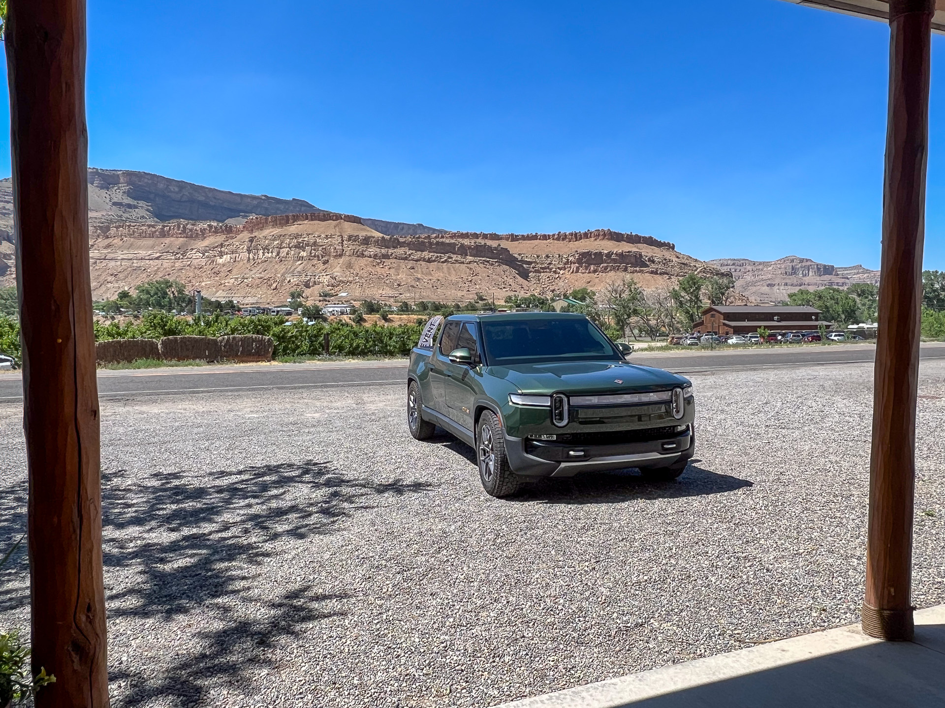 Rivian R1T R1S 3,880 mile trip across and down the Rockies ⛰️  R1T performed flawlessly 20230624_213112221_iOS