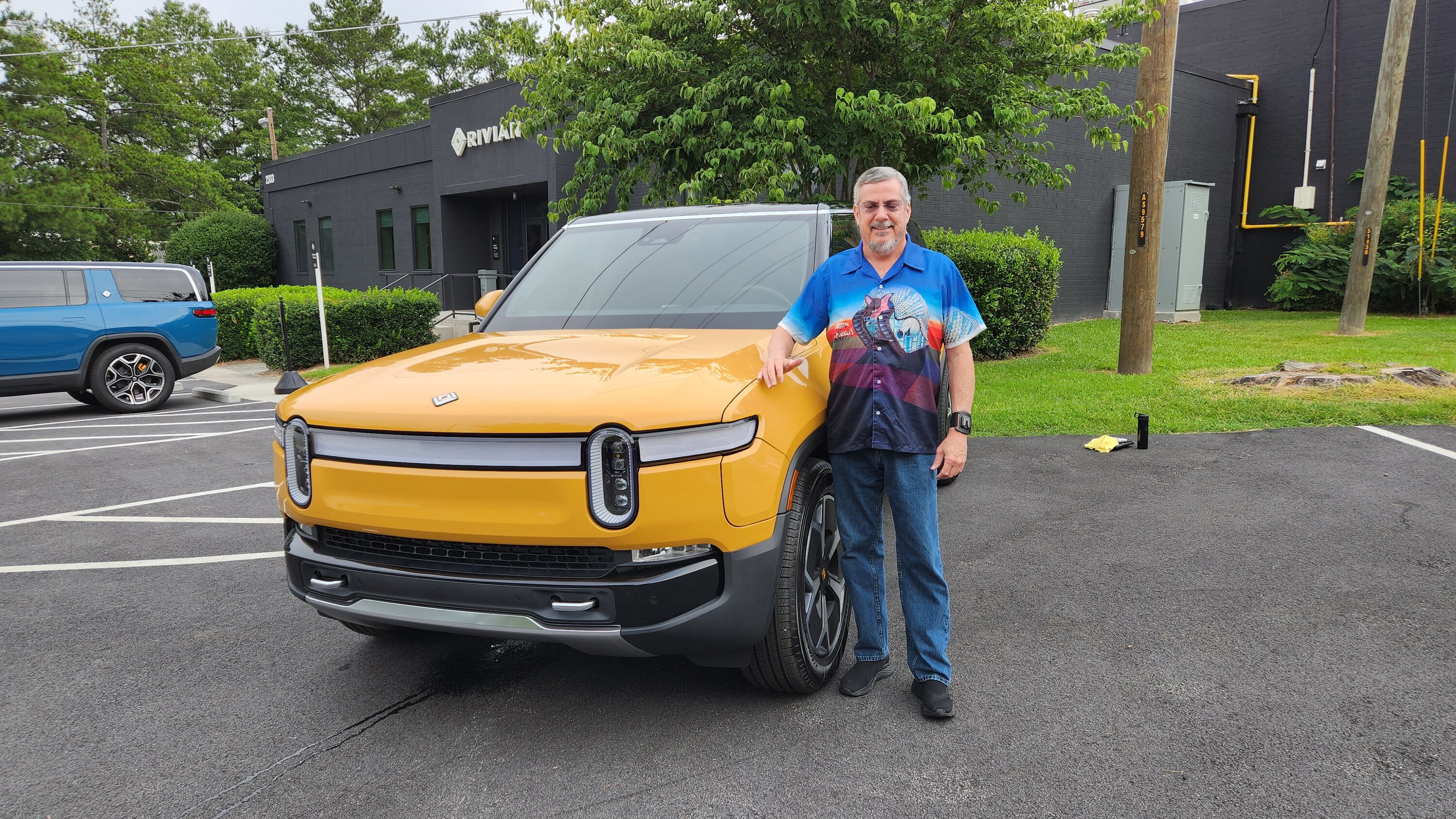 Rivian R1T R1S 🙋🏻‍♂️ What did you do TO your Rivian today?  🧰🔧📐🚿 20230805_090002