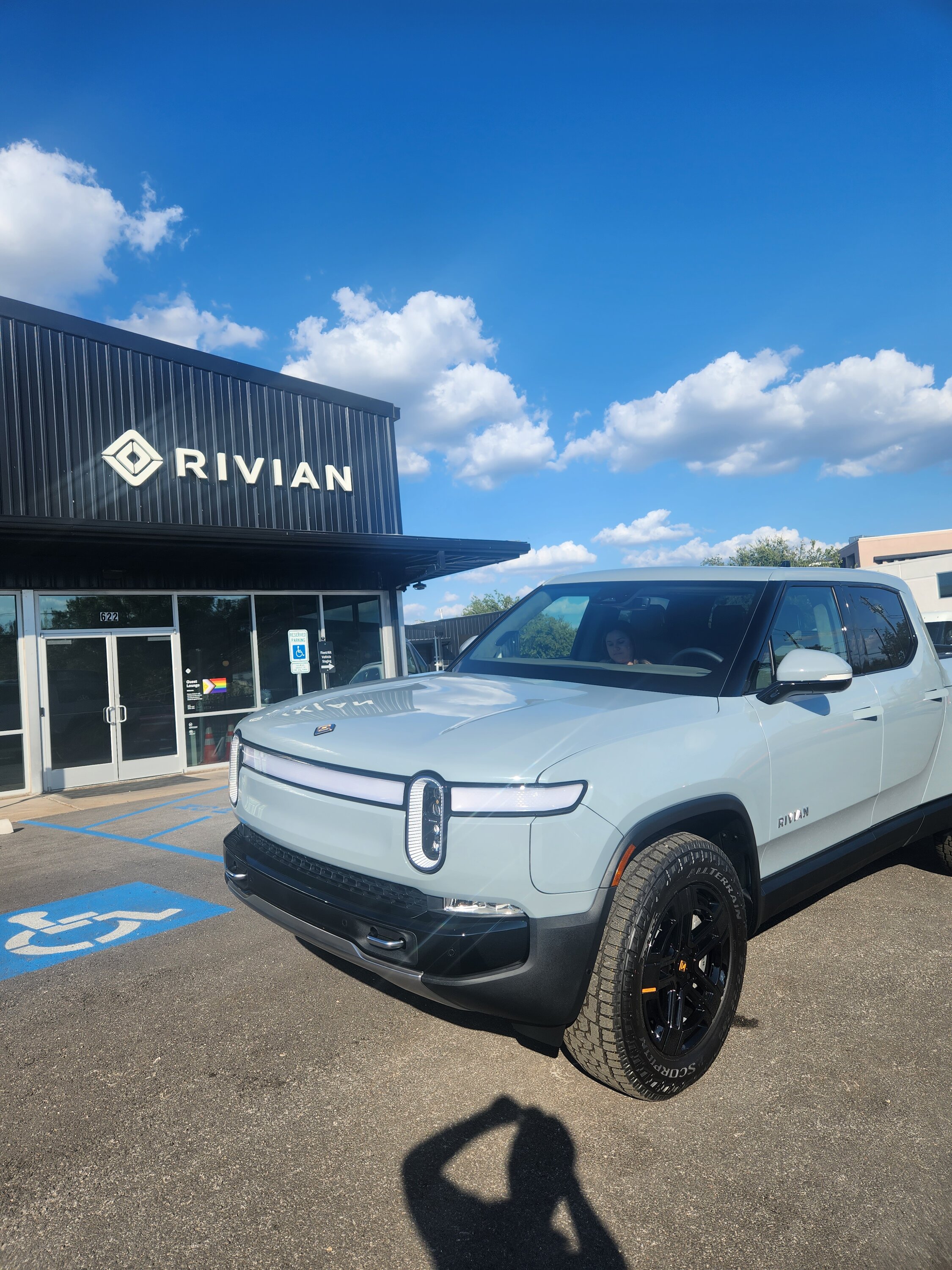 Rivian R1T R1S First Pic of Your Rivian 20230929_170759