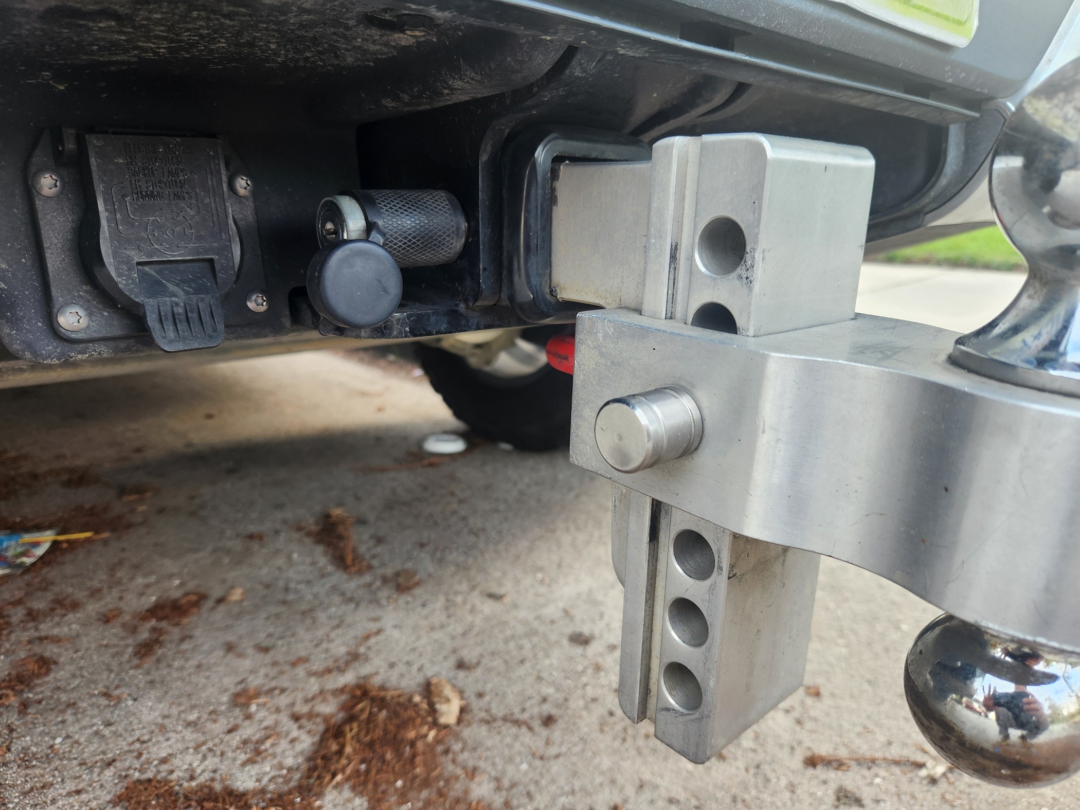 Rivian R1T R1S Trailer Valet Blackout 10K Hitch (BSDH0030, Class IV, 2") on a Rivian R1T -- anyone try? 20240310_174054