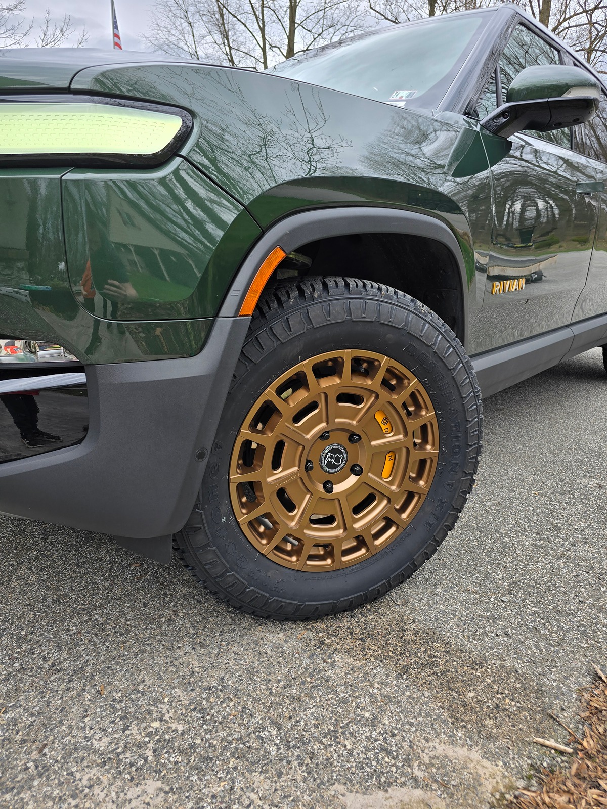 Rivian R1T R1S High efficiency 20" wheels and ~34" tires options (R20 - 285/60 - 275/65 - 285/65 - 295/65) 20240315_160950