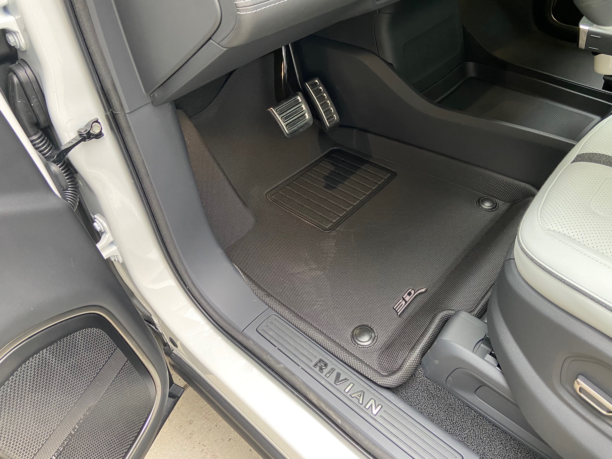 Rivian R1T R1S NEW All Weather Mats for Rivian R1T - 3D MAXpider interior and frunk - Free Shipping 43CD033C-FAF3-4A4A-99E1-1C0AAED62110