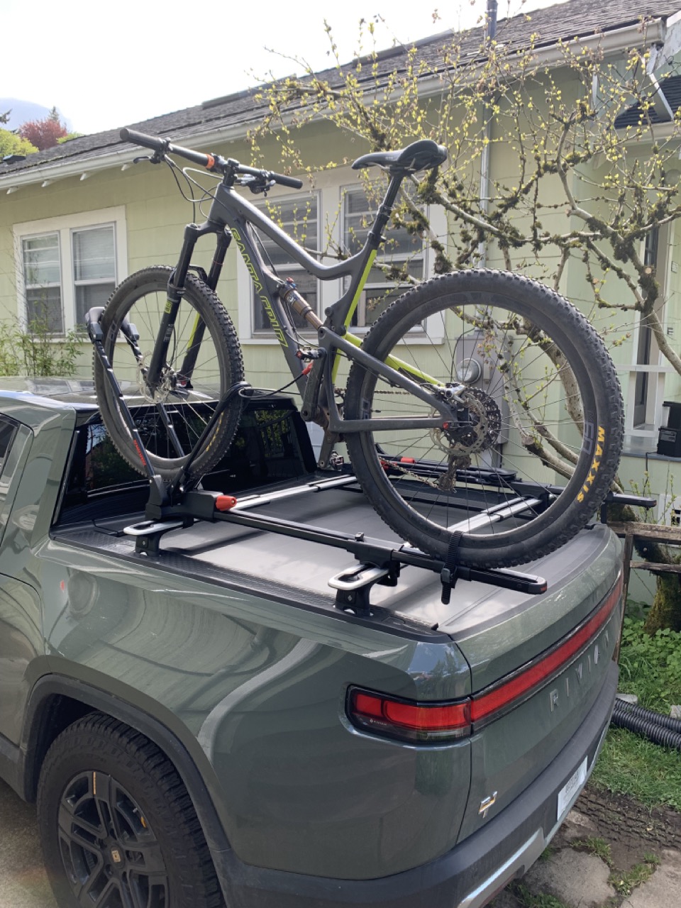 Rivian R1T R1S Found good bike mount option for Rivian R1T using Yakima Frontloader angle rear_74 in total length