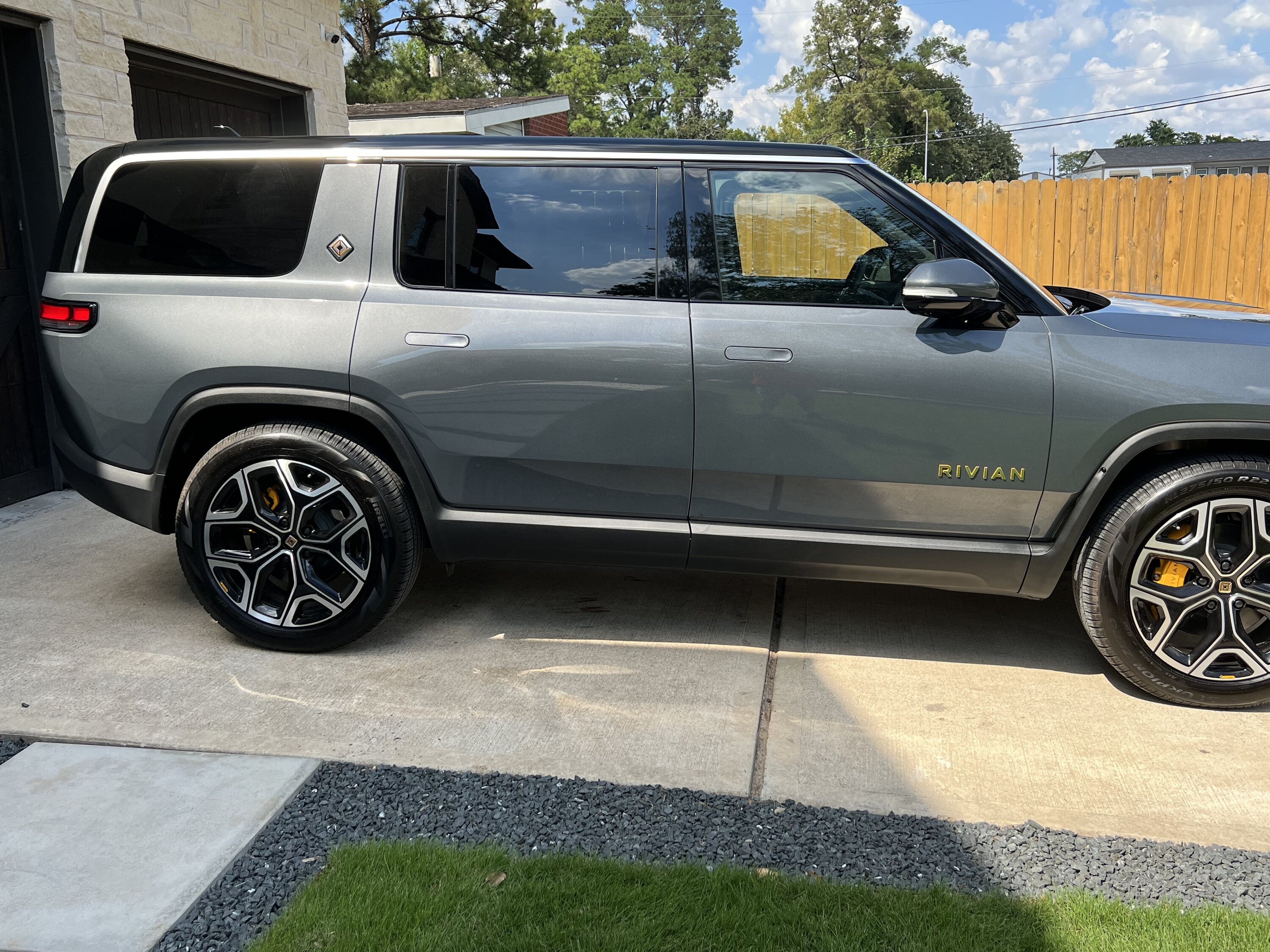 Rivian R1T R1S Any R1S pre-orders hear from guides recently? DED66448-BE3E-413C-B51C-A3EA532E0700