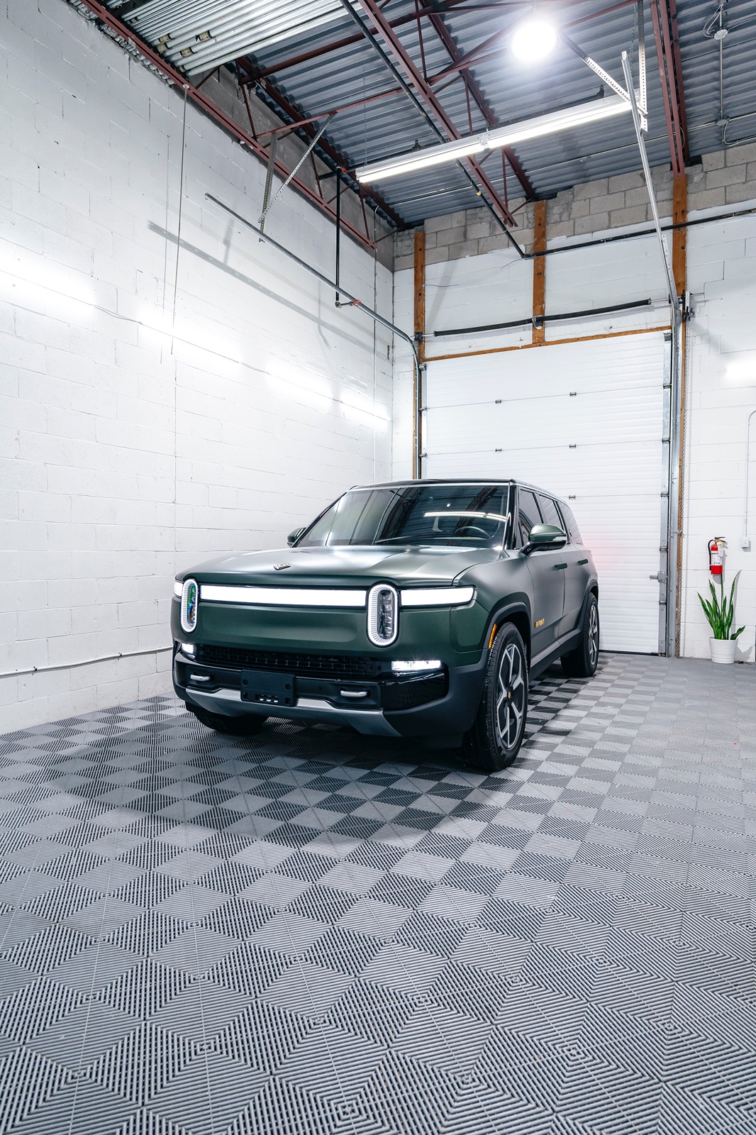 Rivian R1T R1S 🚀 Elevate Your Rivian Experience in Toronto! 🚗💨 - PPF, Ceramic Coating, and Window Tinting DSC00304