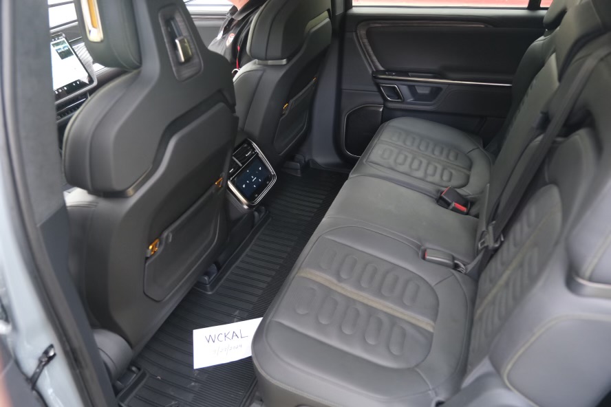 Rivian R1T R1S FOR SALE 2022 R1S (#775) Launch Edition Limestone/Black Mountain, 1.8 K miles.  $81,000 F7A1A5B8-25F9-47EC-B69C-8E84E426F805-1298-000005D38143F124