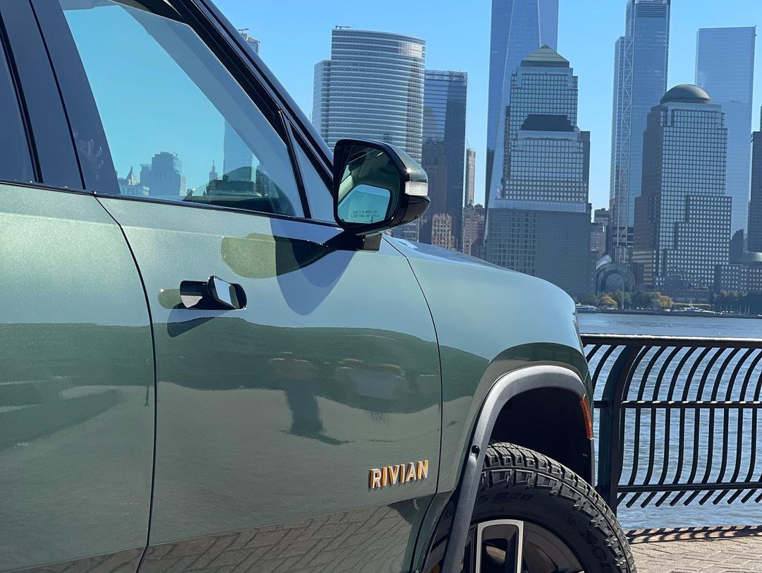 Rivian R1T R1S FOREST GREEN R1T Photos Forest Green Rivian R1T 1