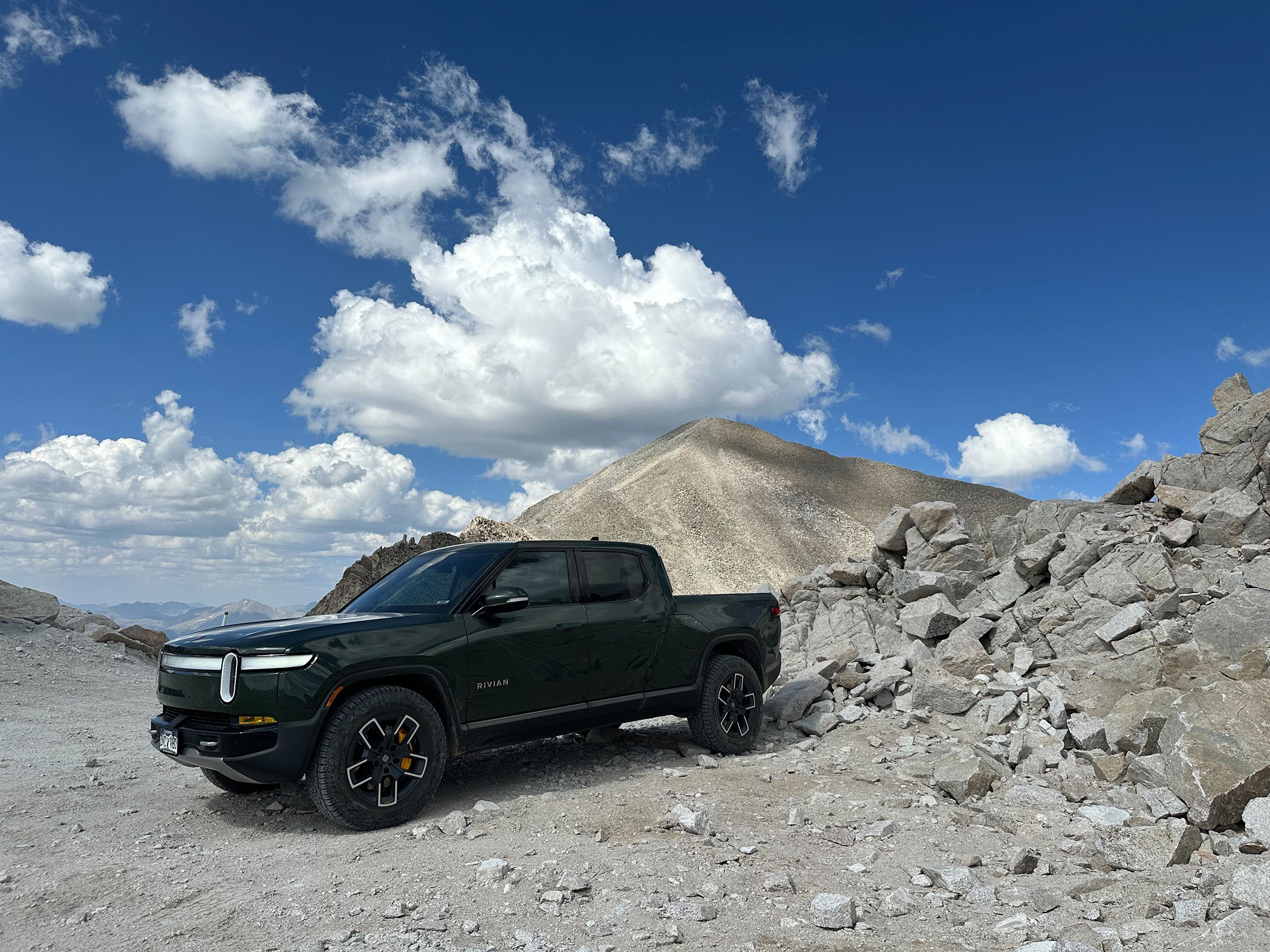 Rivian R1T R1S Where are the Rivian "adventurers"? image9