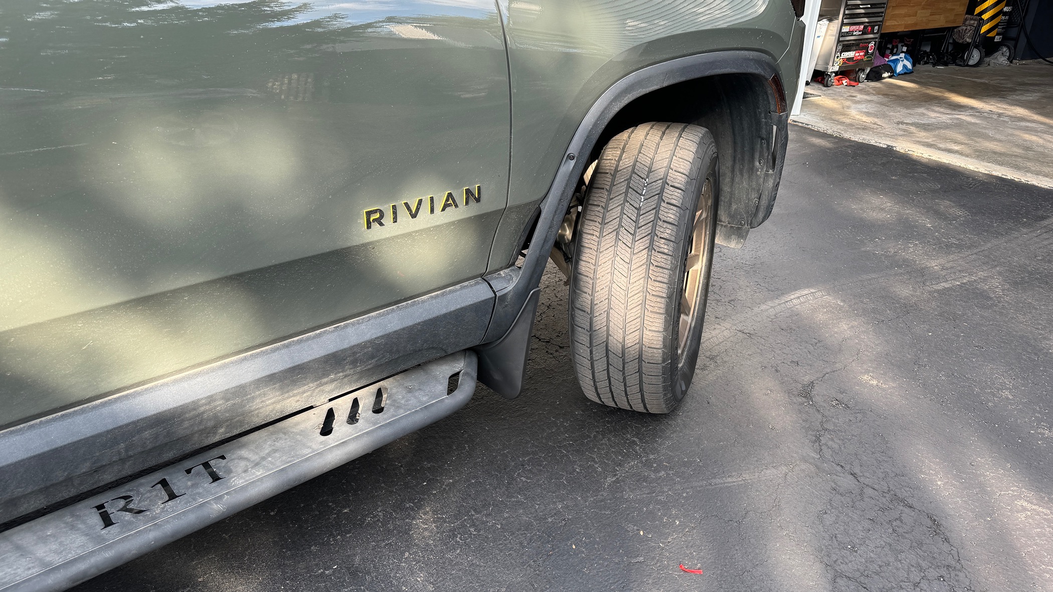 Rivian R1T R1S Affordable high efficiency 20" wheels and 33" tires options (275/60R20) IMG_0728
