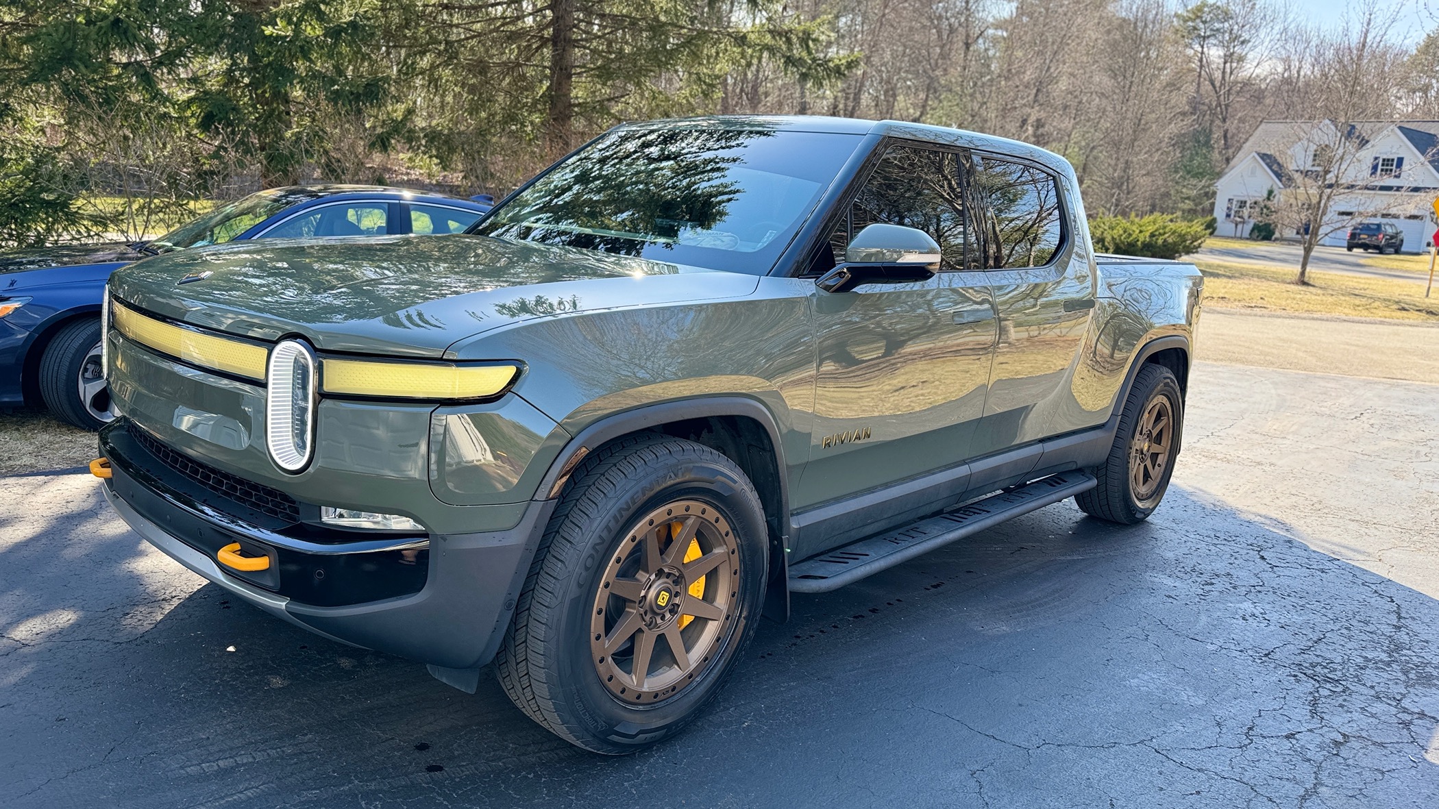 Rivian R1T R1S Affordable high efficiency 20" wheels and 33" tires options (275/60R20) IMG_0735