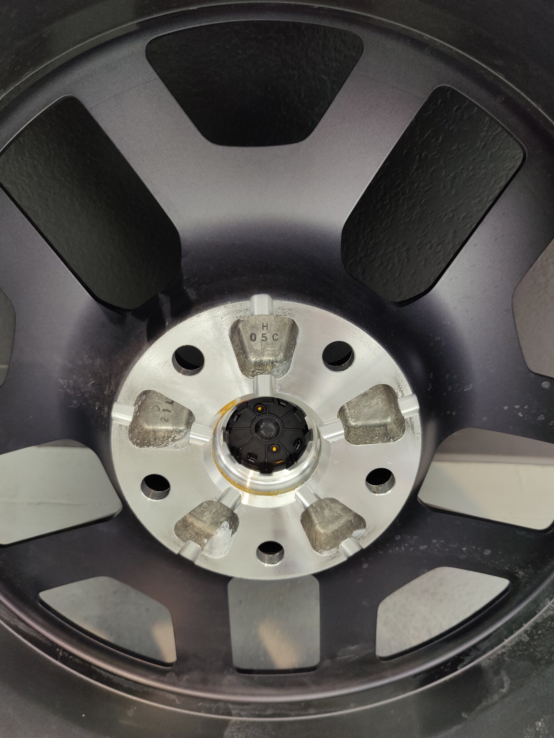 Rivian R1T R1S R1T 20" AT Wheel Weight, Specs, Offset, Bolt Pattern, Construction IMG_20220330_160947