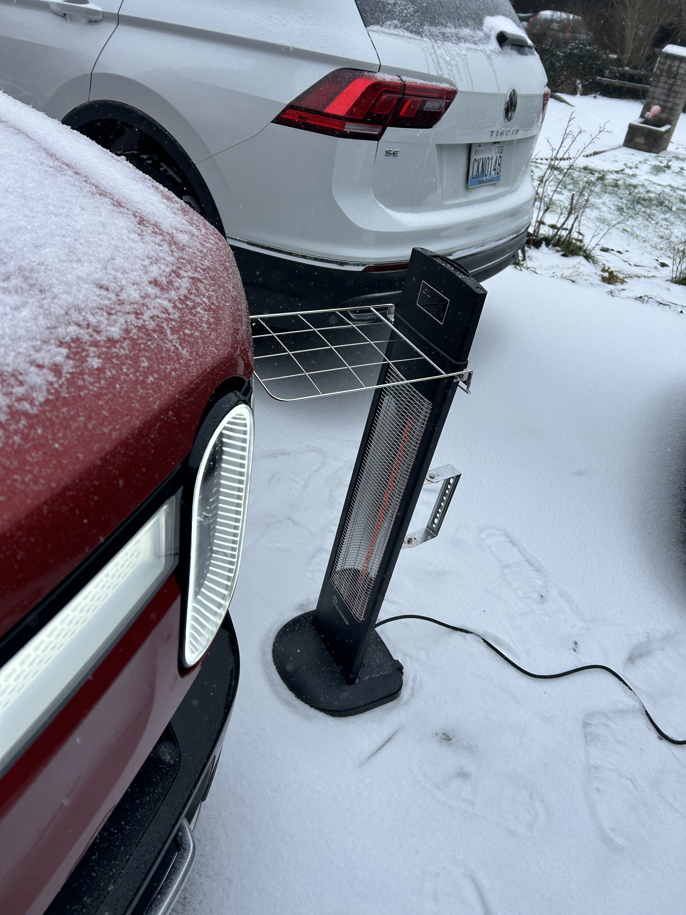 Rivian R1T R1S Cold snap - Can't get charge port door open IMG_2380