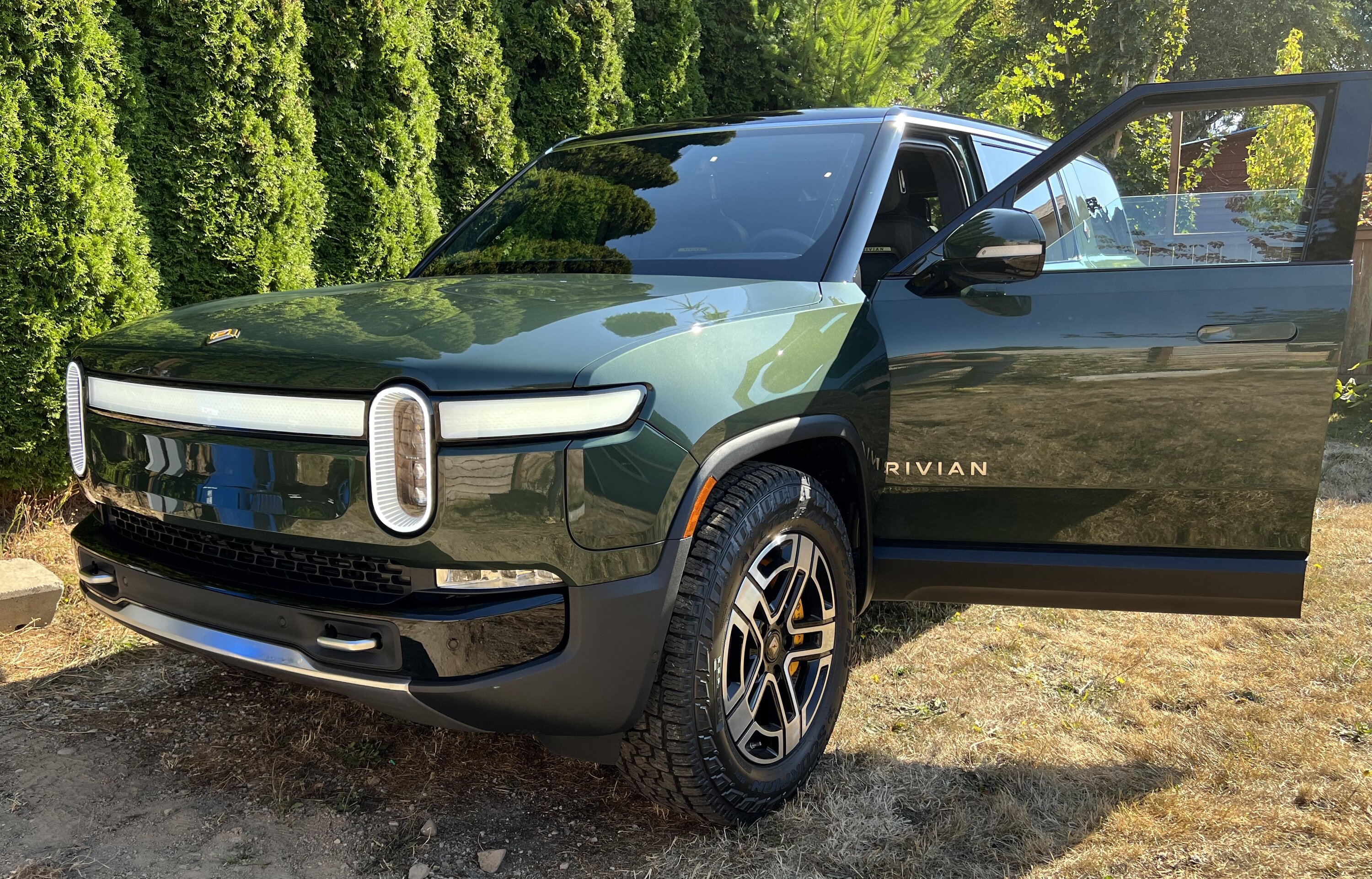 Rivian R1T R1S 🎨 FOREST GREEN R1S Photos IMG_2668