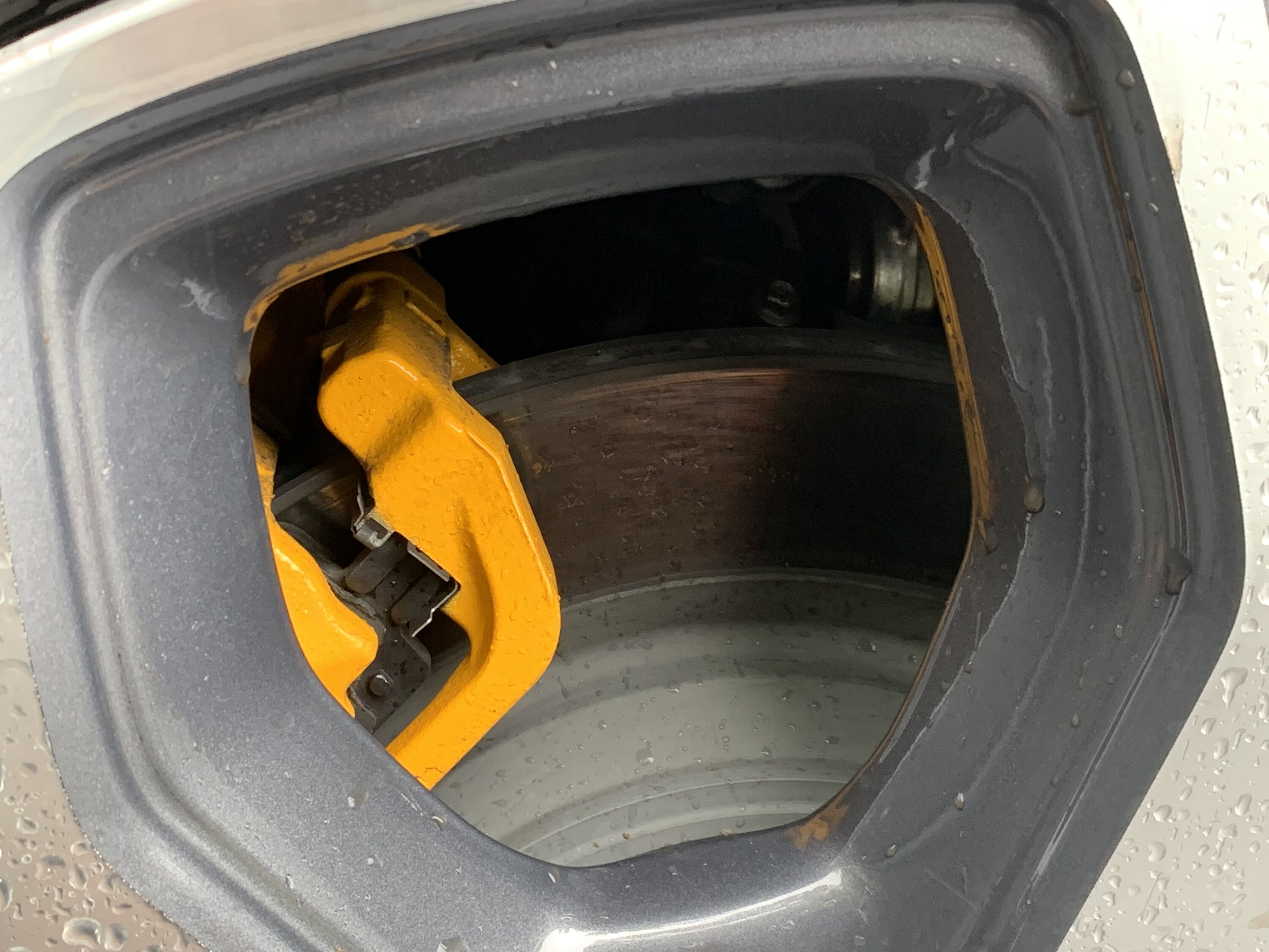 Rivian R1T R1S Prevent Damage to 21" Rims from Aero Covers IMG_2876