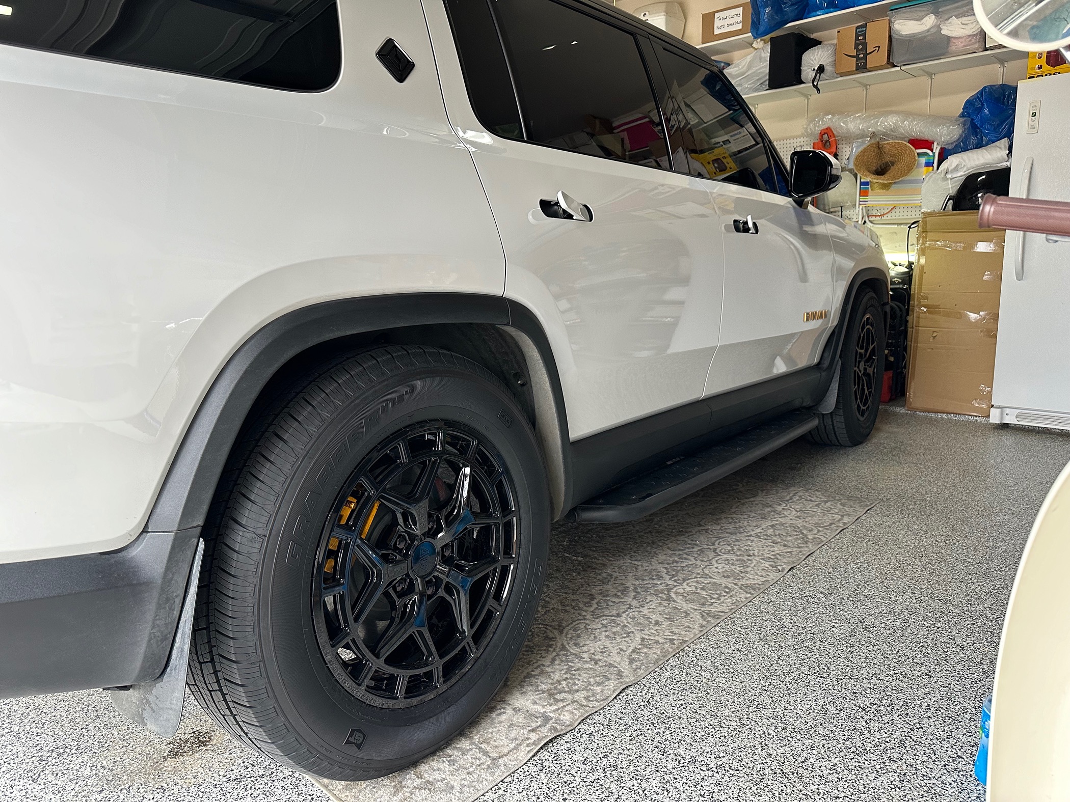 Rivian R1T R1S Affordable high efficiency 20" wheels and 33" tires options (275/60R20) IMG_3195