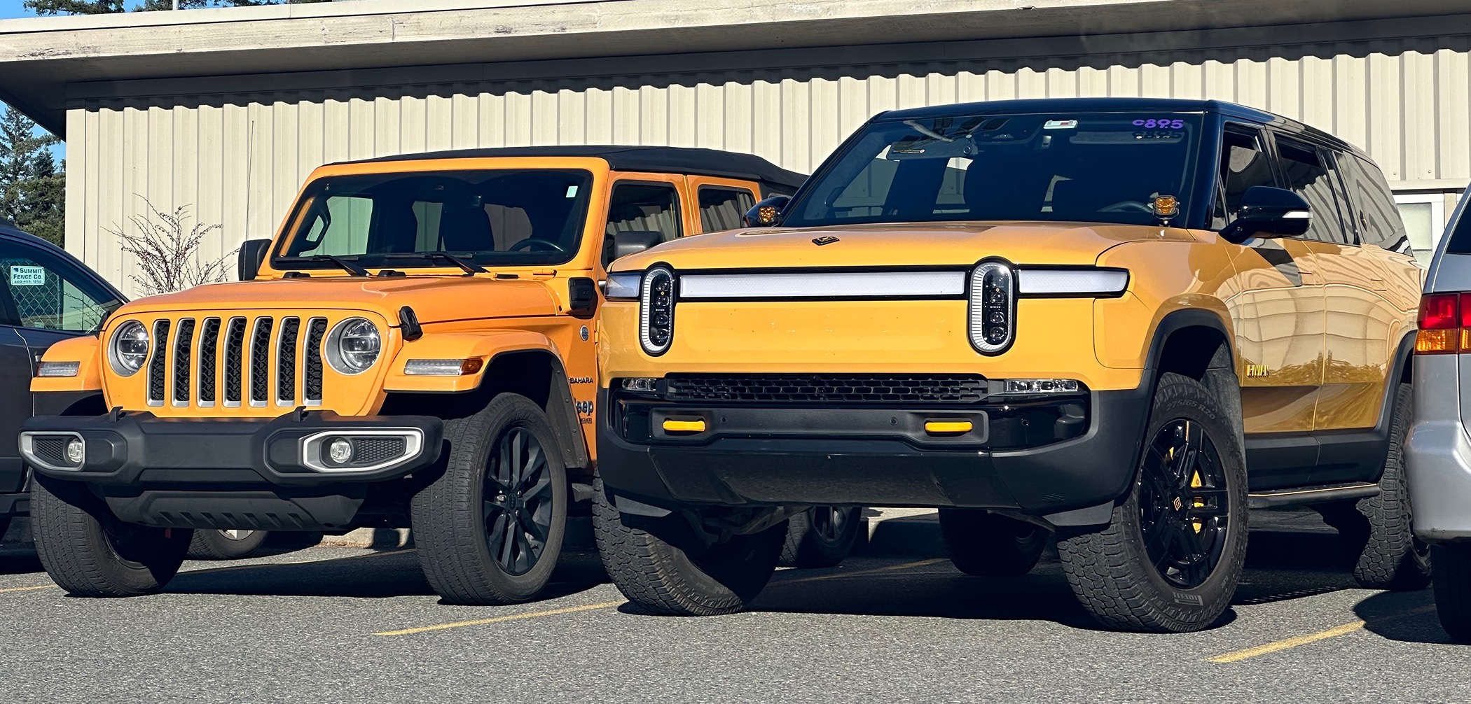 Rivian R1T R1S Report: Rivian discontinuing Compass Yellow, Vegan Leather and 20" Bright AT wheels IMG_3525