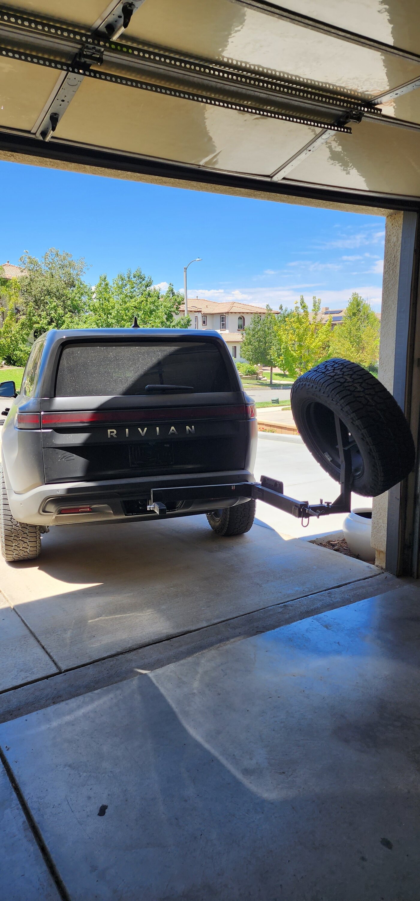 Rivian R1T R1S 🙋🏻‍♂️ What did you do TO your Rivian today?  🧰🔧📐🚿 IMG_3722