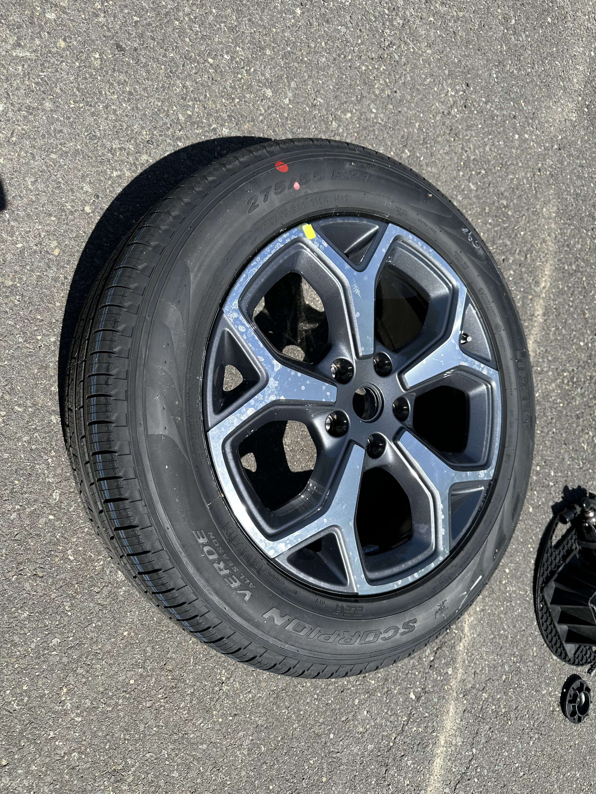 Rivian R1T R1S FS: New 21" Spare Wheel, Tire, Mounting Rod, and Change Kit IMG_3903