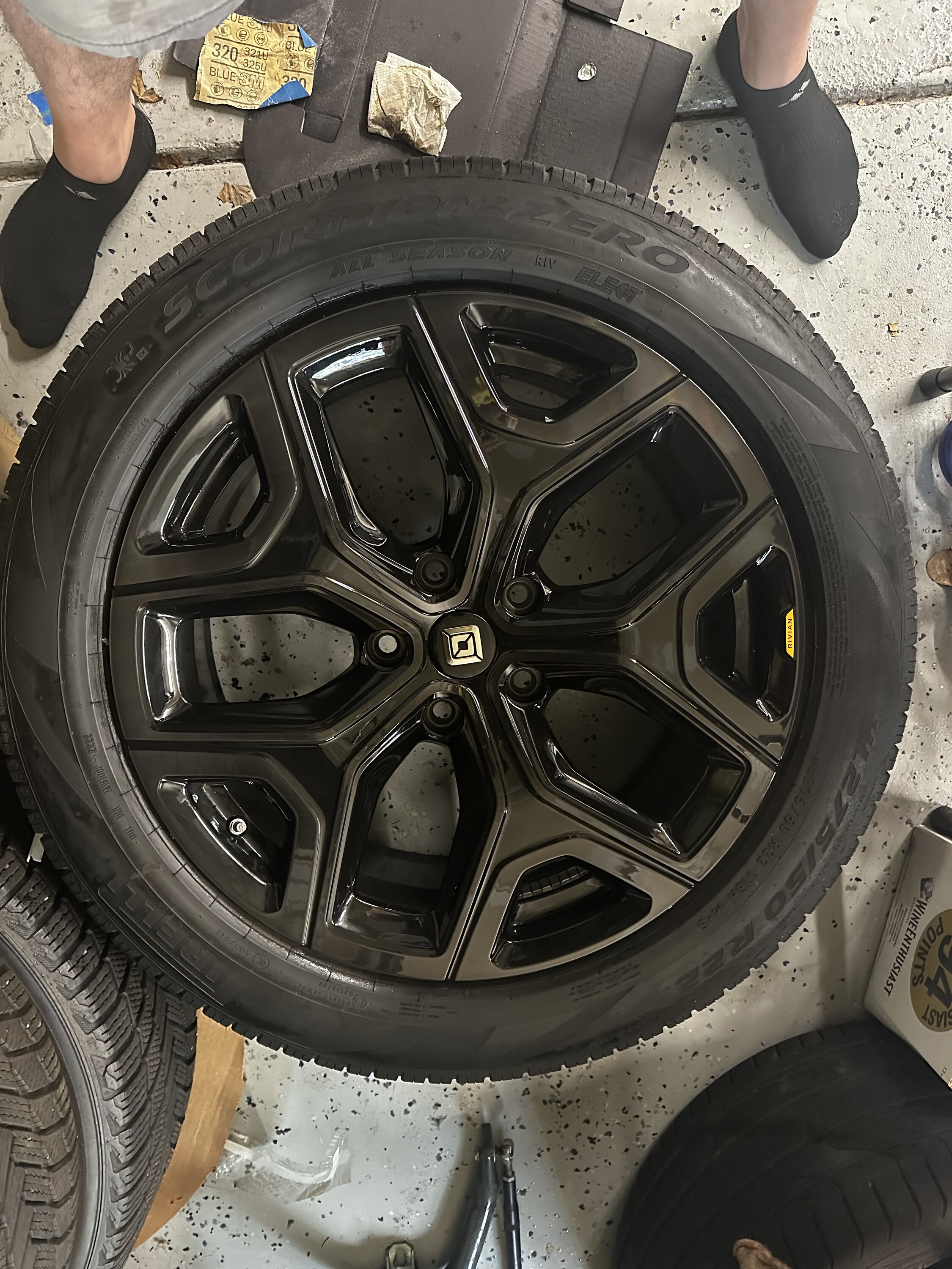 Rivian R1T R1S 4/5 22" Sport Dark Wheels/Tires IMG_4582