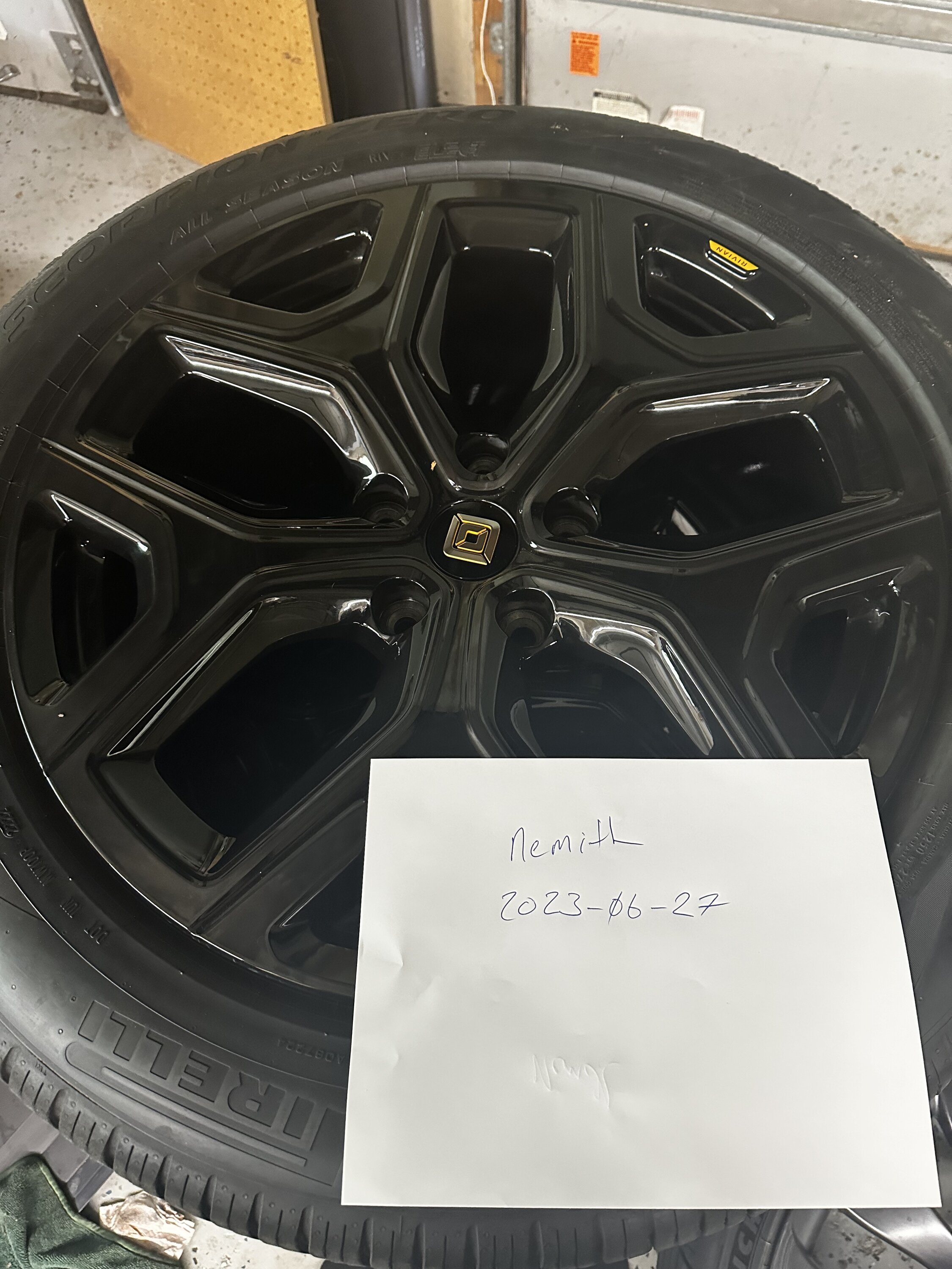 Rivian R1T R1S 4/5 22" Sport Dark Wheels/Tires IMG_4584