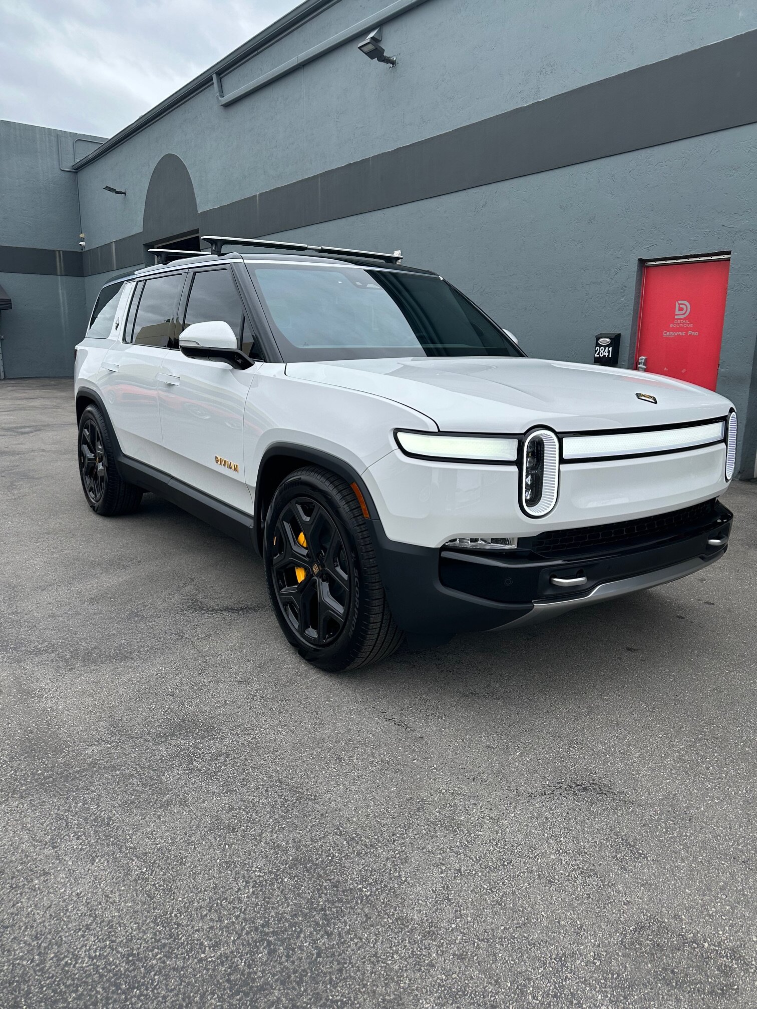 Rivian R1T R1S My New RIS Review (First 1k miles) IMG_5698
