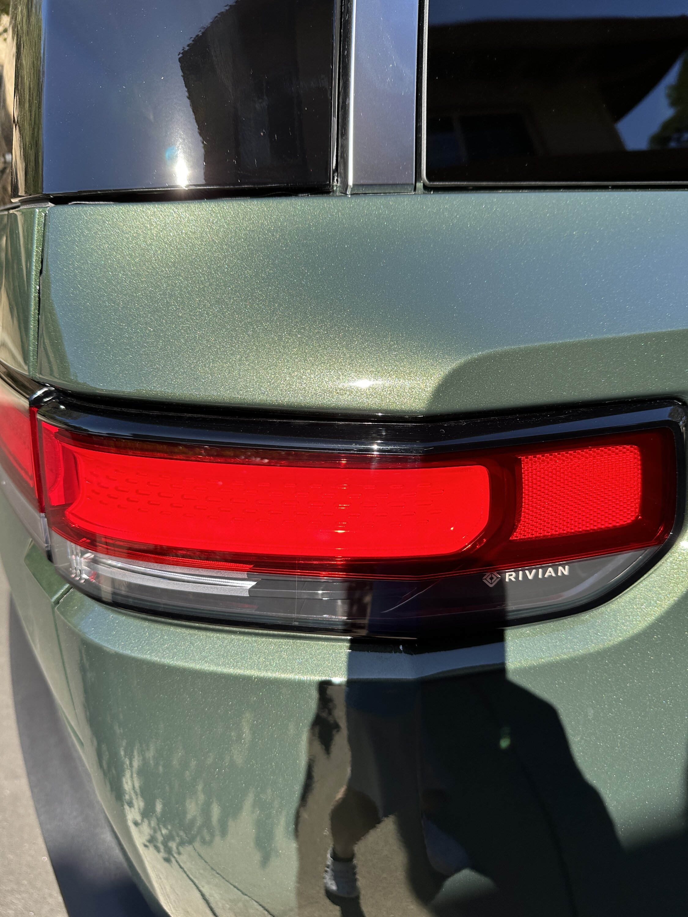 Rivian R1T R1S 🎨 FOREST GREEN R1S Photos IMG_7381.JPG