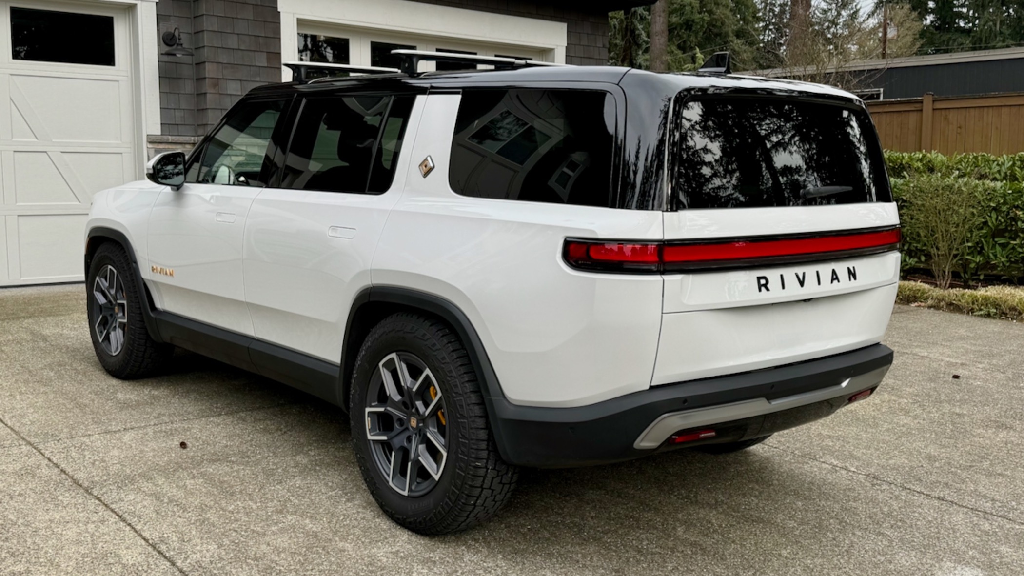 Rivian R1T R1S PPF, blackout and de-badge (white R1S) IMG_8826@2x