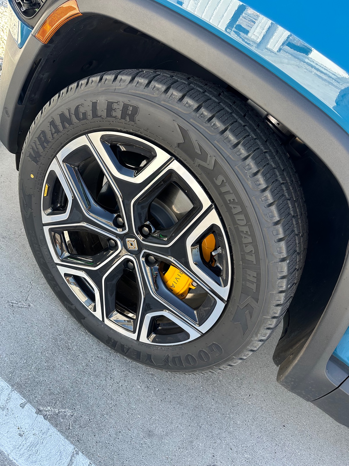 Rivian R1T R1S Any recommendations on 22" Tire Replacement IMG_9421
