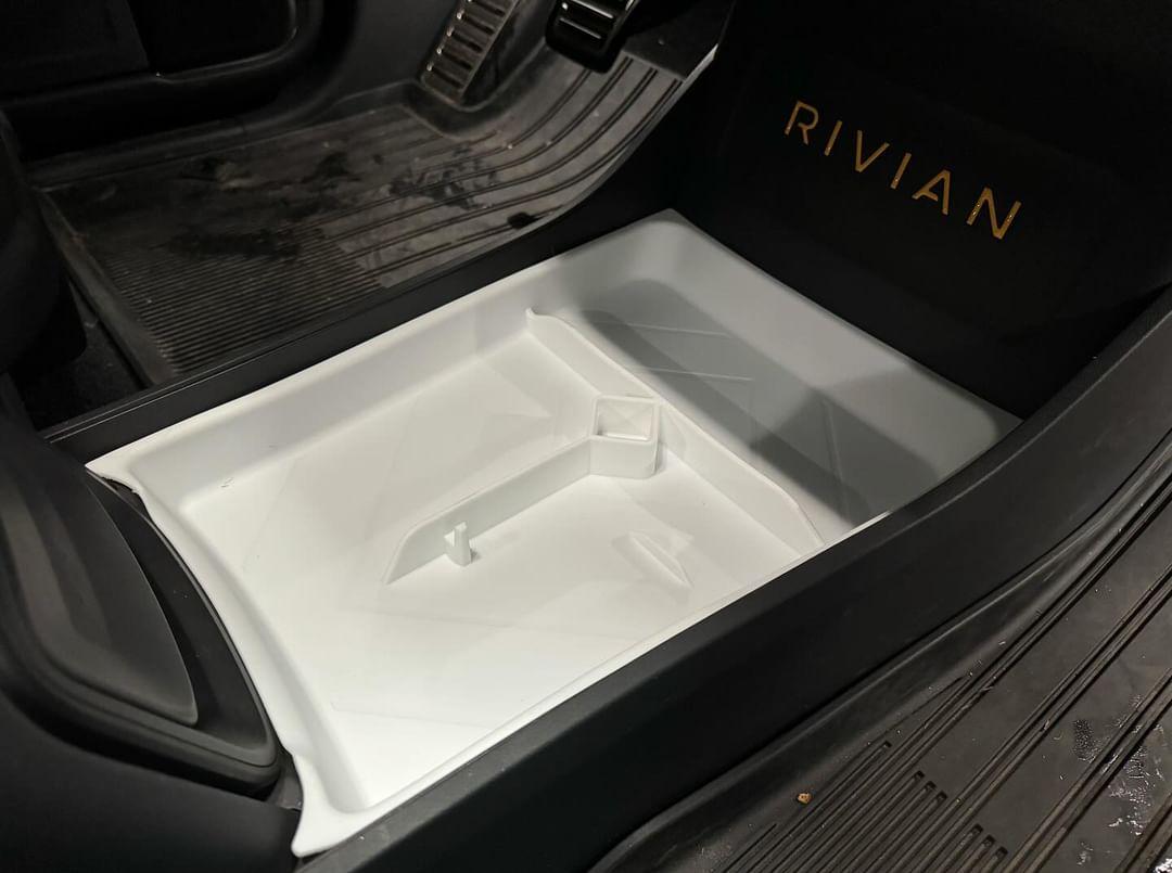 Rivian R1T R1S Amazing Deal Alert! RIVIAN R1S R1T Center Console Organizer now on Amazon OUTLET DEAL for just $4.99! Limited Stock, Act Fast! ✨🌟 lADPM3yRpoFhwXPNAyXNBDg_1080_805