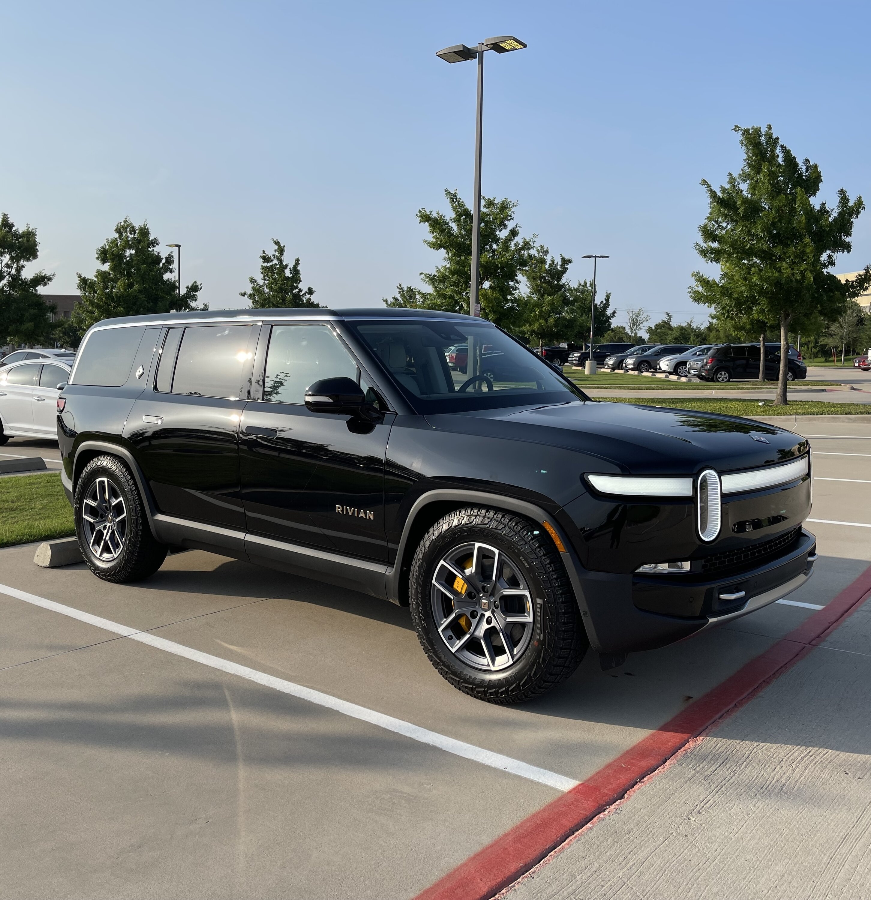 Rivian R1T R1S Latest VIN check R1S. What is the real production rate... midnight-le-
