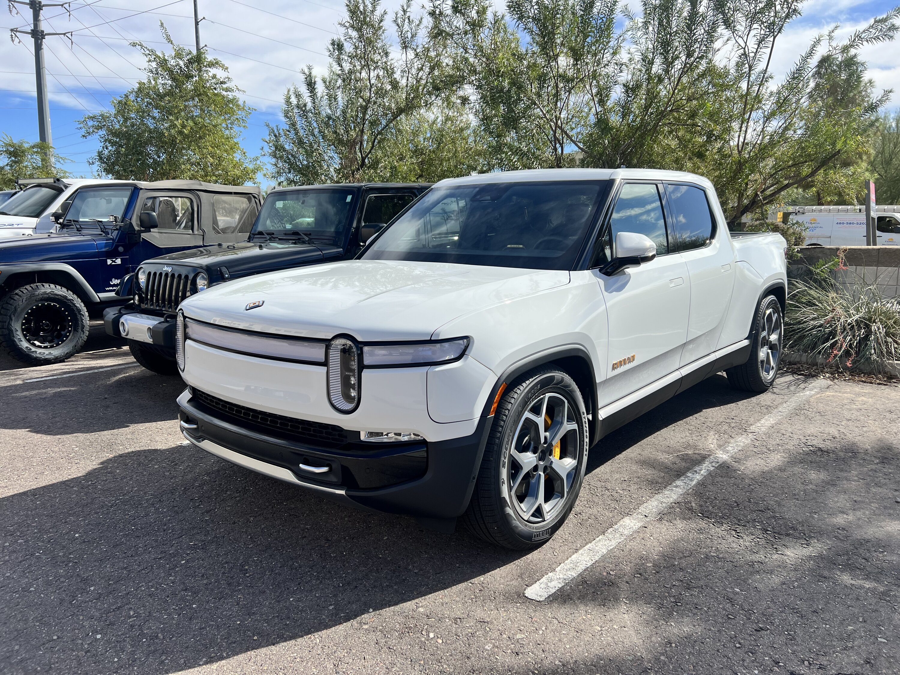 Rivian R1T R1S Latest VIN check R1T. What is the real production rate... Photo Nov 07 2022, 1 21 01 PM