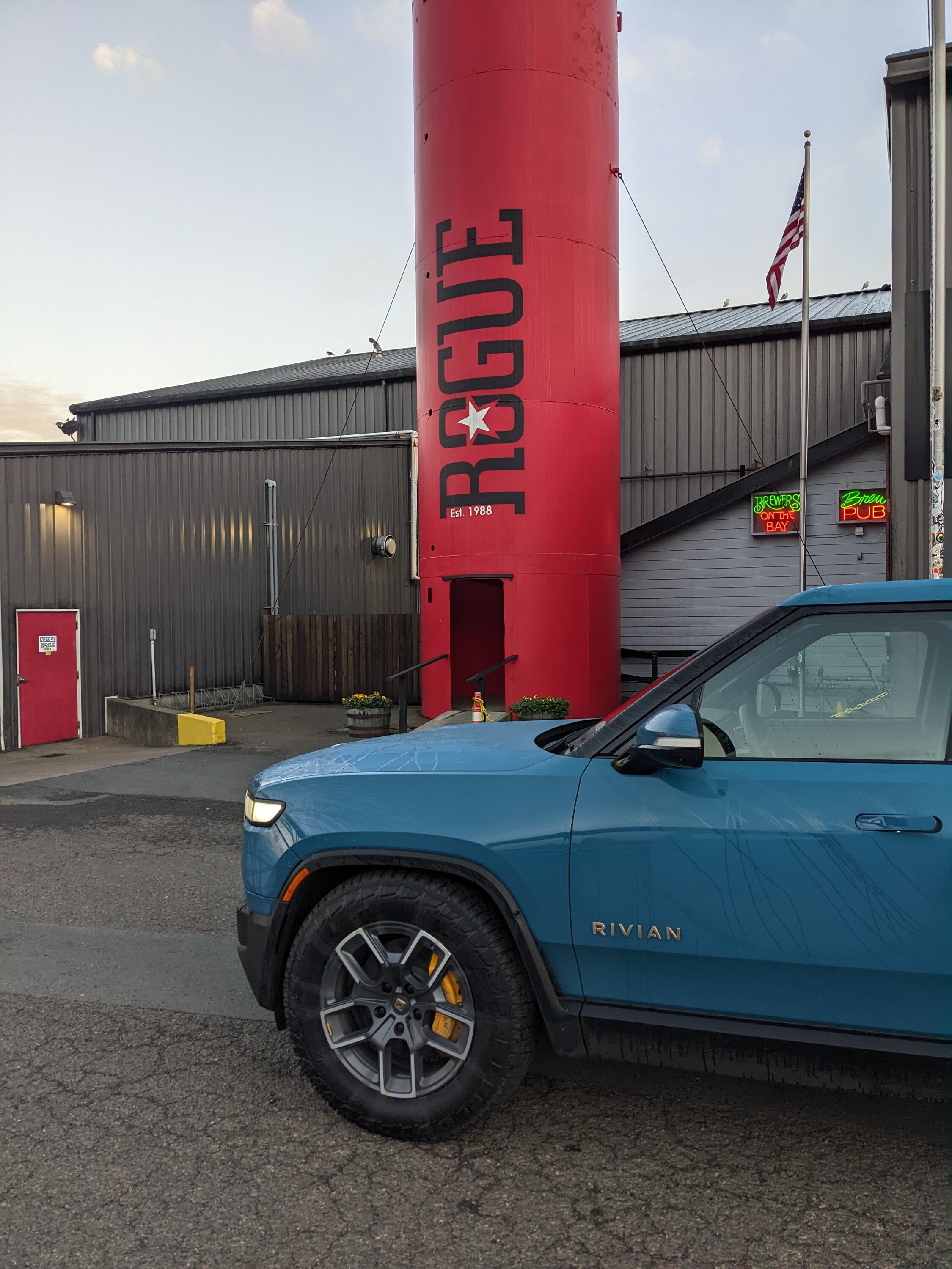 Rivian R1T R1S 📸 Post Your Best Photo Here For Year-End Rivian Mosaic! PXL_20221113_151806998