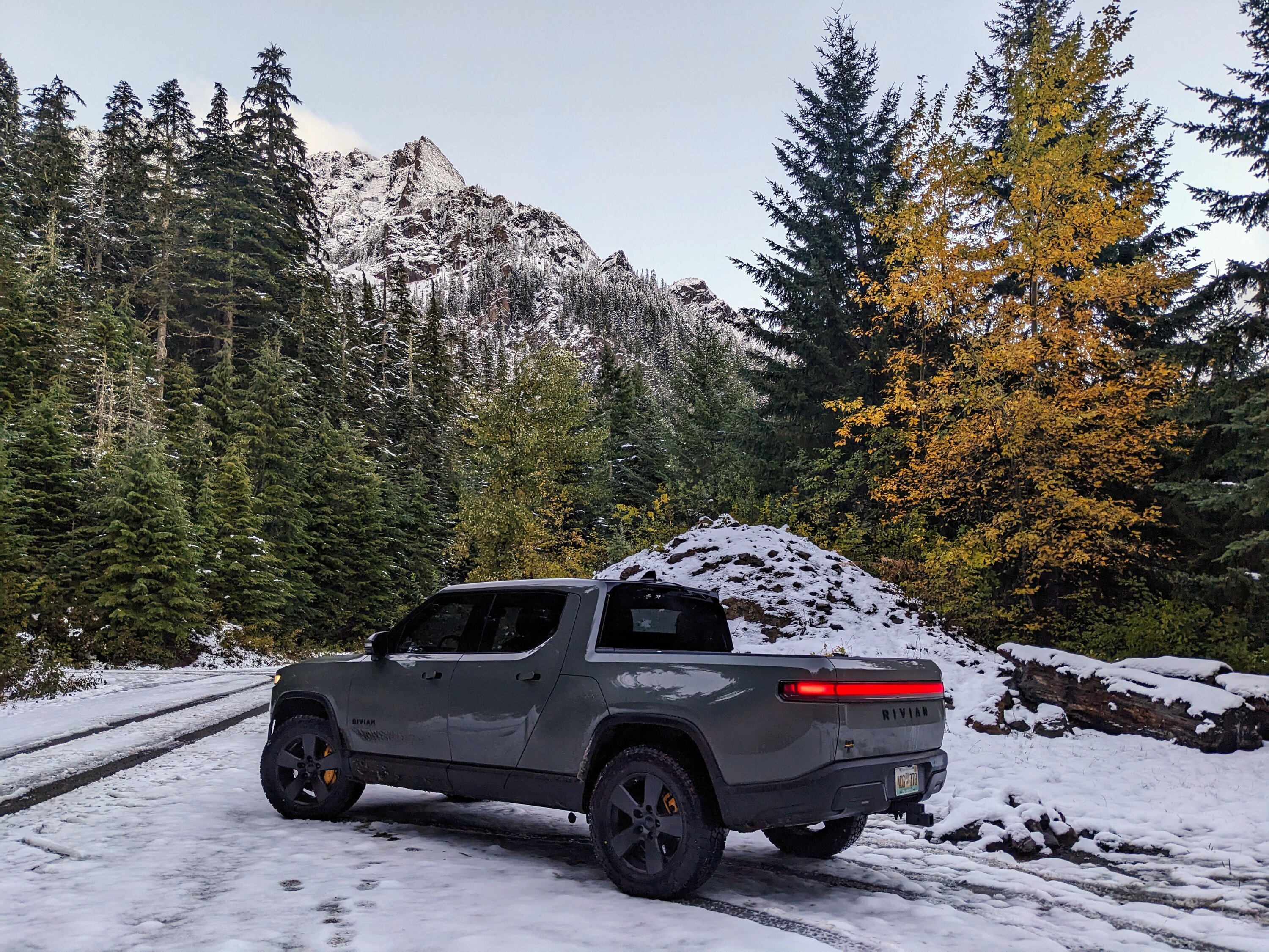 Rivian R1T R1S Show us your wheels! Any aftermarket, powdercoated OEMs, or otherwise! PXL_20231026_004734158~2