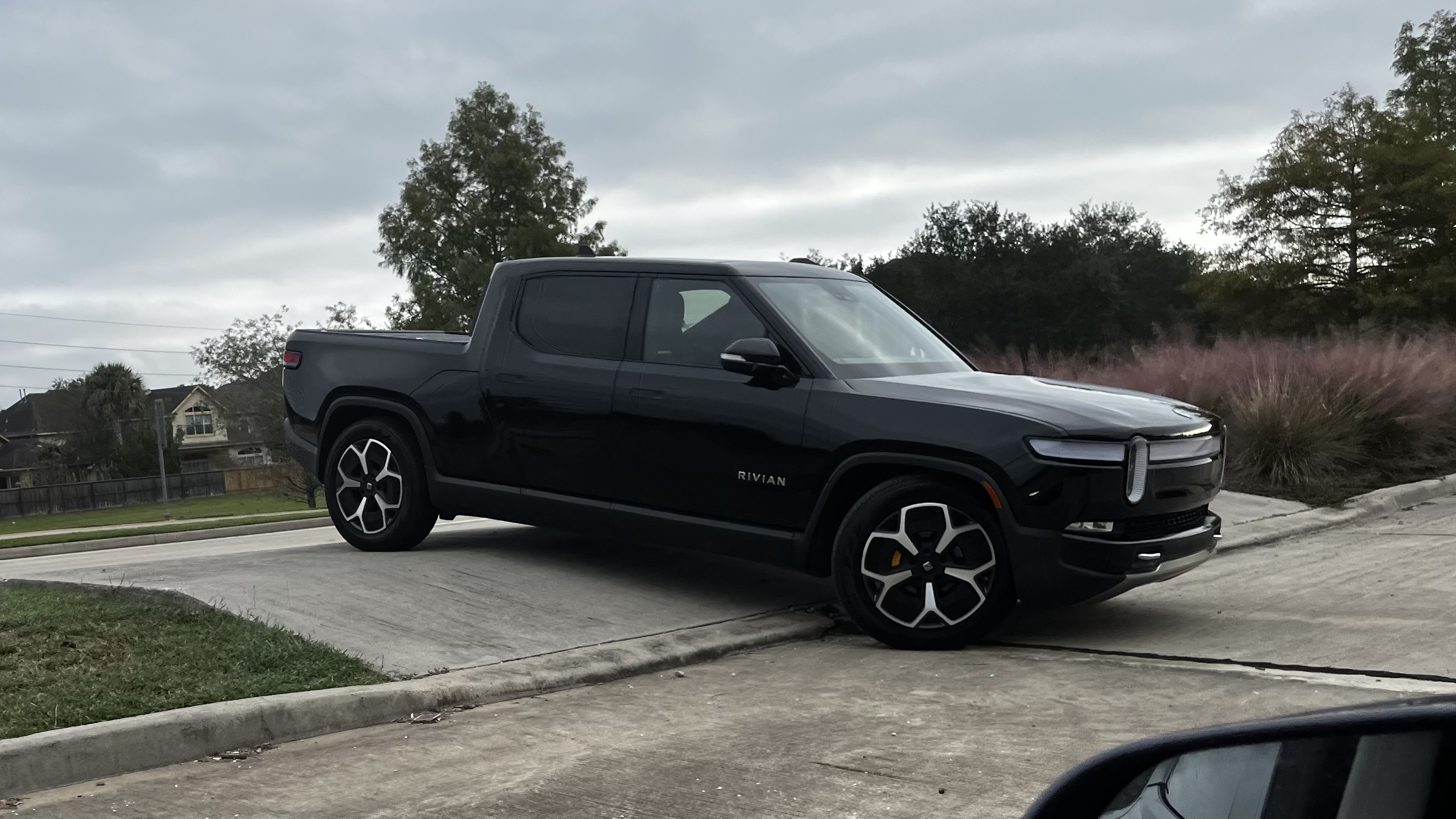 Rivian R1T R1S Didn't expect to see this one here... R1T