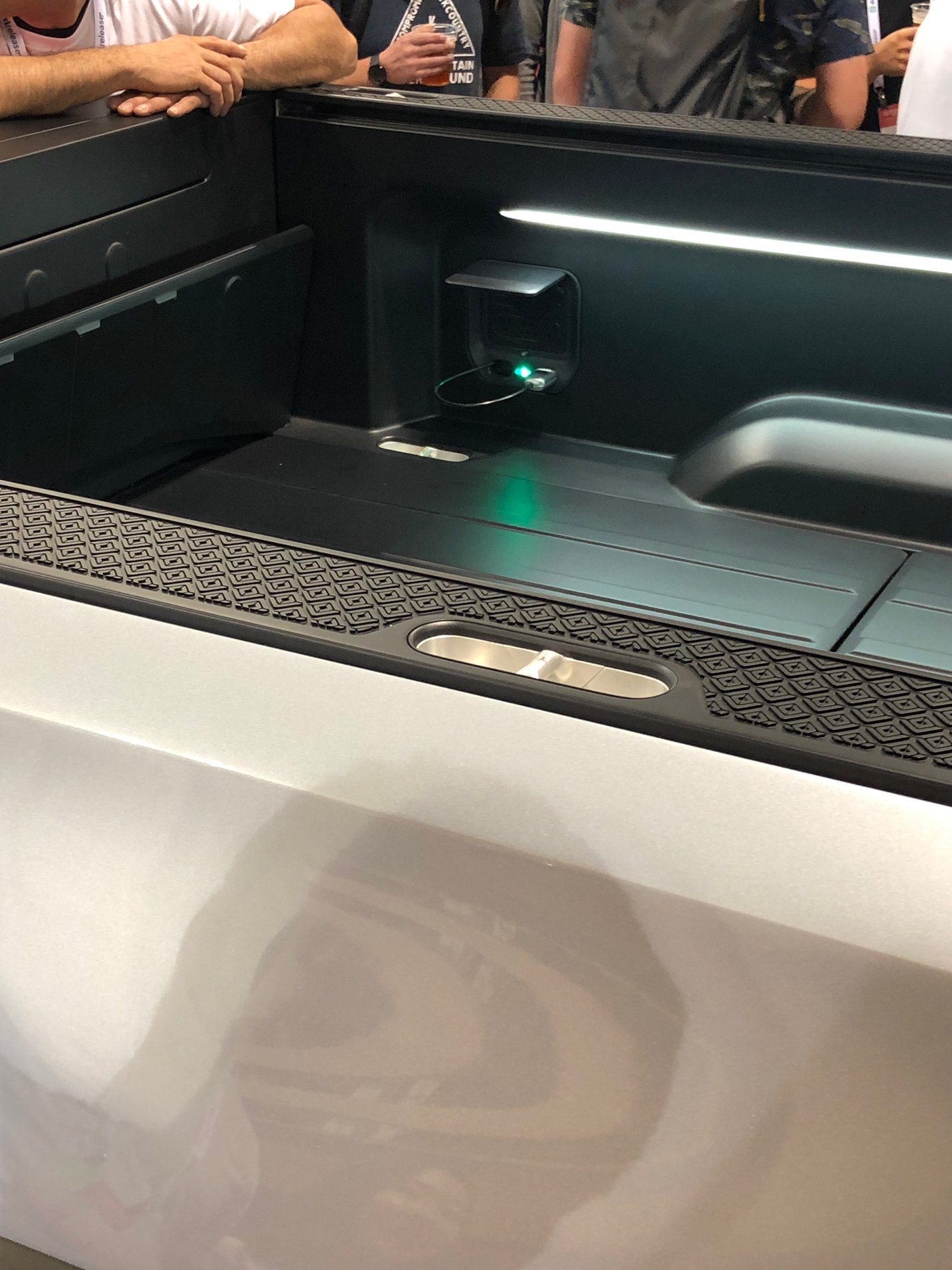 Rivian R1T R1S Any new tidbits from Outdoor Retailer? upload_2019-6-20_22-20-14