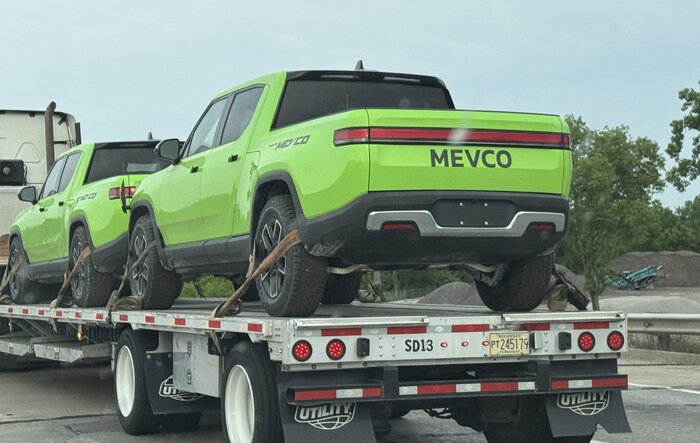 MEVCO R1Ts spotted in STL area.