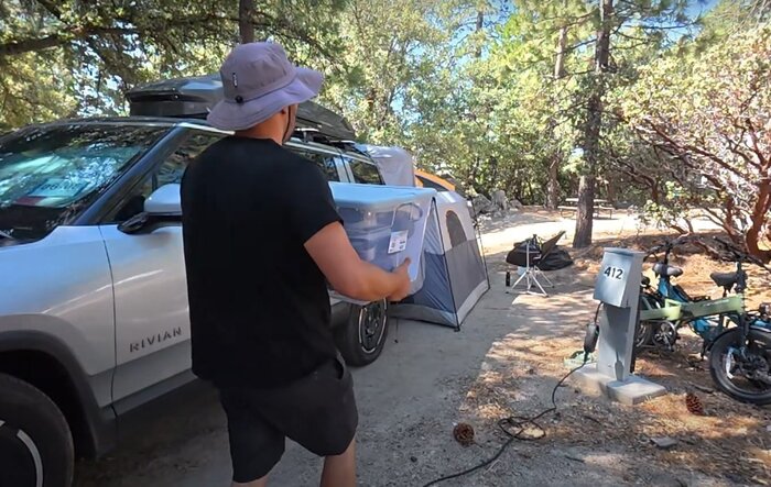 Setting up camp and cooking lunch with my R1S (ASMR-style video)