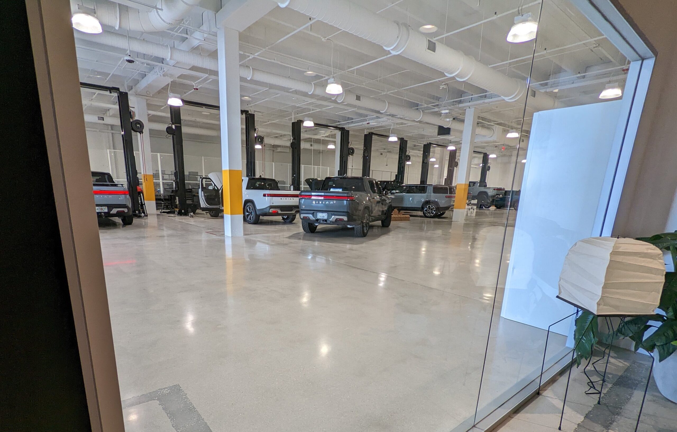 Visited the Rivian Miami Service Center Photos Rivian Forum R1T