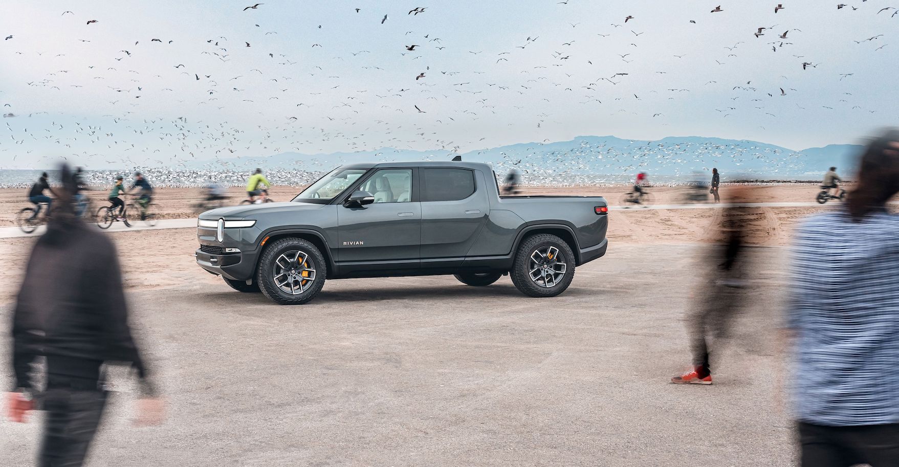 🏆 2023 Rivian R1T Named a Car and Driver 10Best Trucks and SUVs