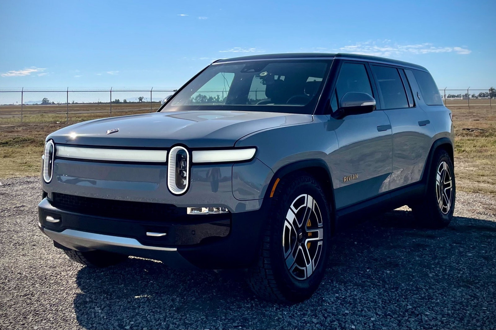 Edmunds: R1S range tested on 20” AT tires | Rivian Forum - R1T R1S R2